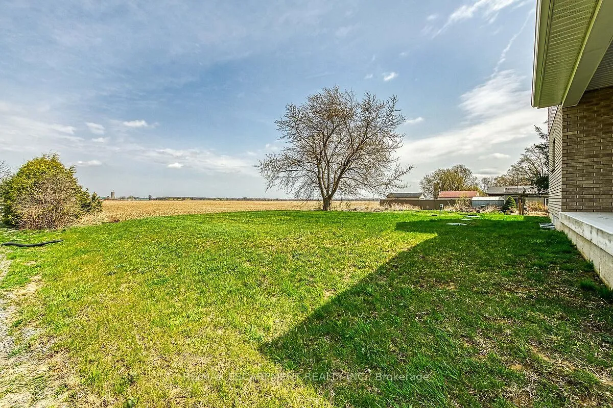 Photo 42 of 8184 Airport Road E, Hamilton, Rural Glanbrook — HOMEH