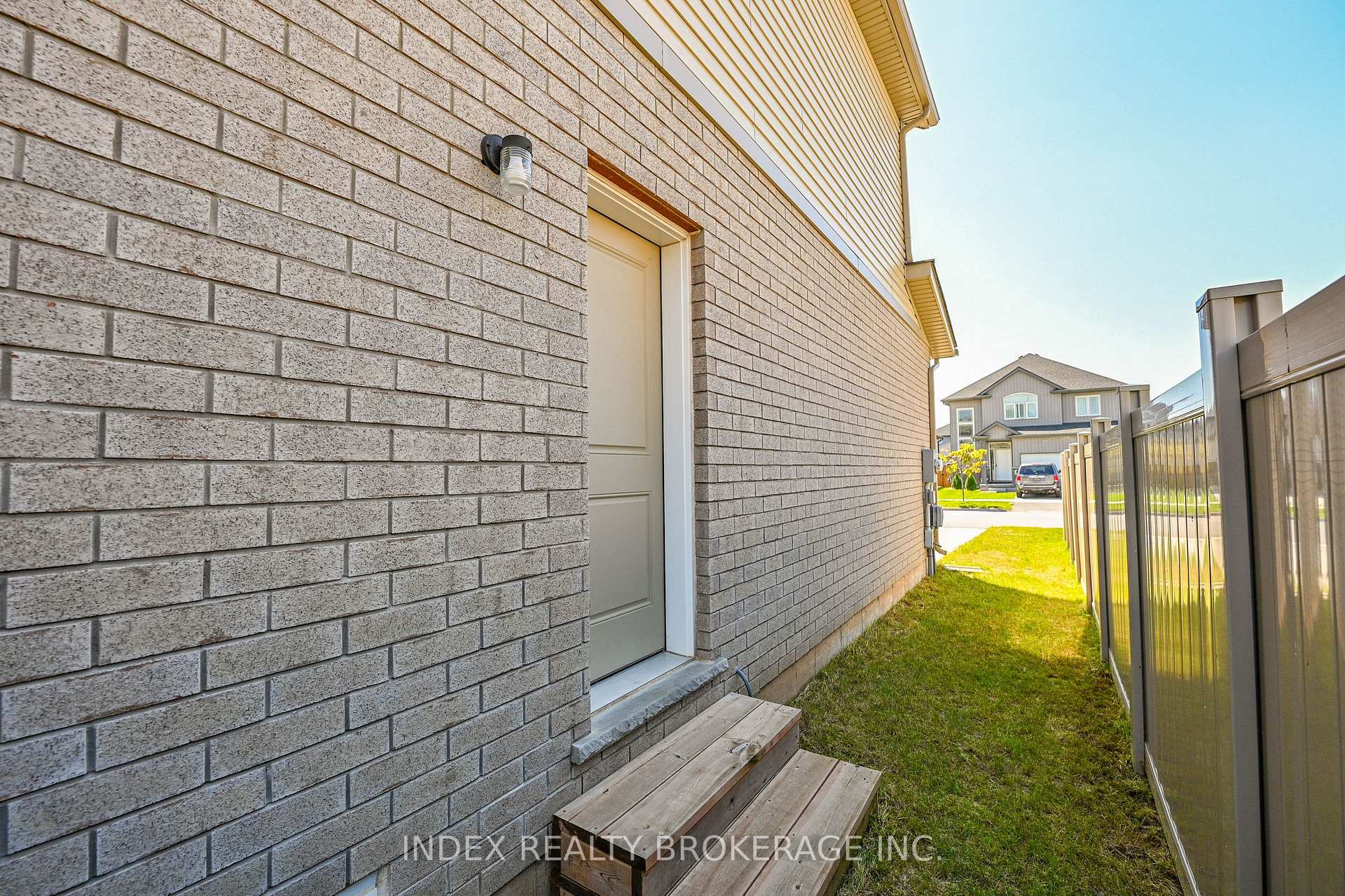 Photo 37 of 8 Tucker Street, Thorold, Hurricane/Merrittville — HOMEH
