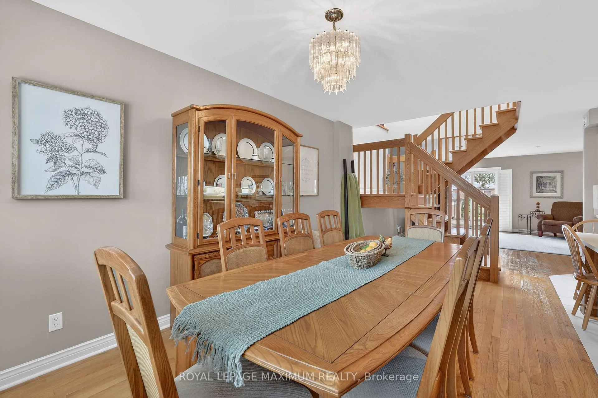Photo 8 of 163 Durant Avenue, Toronto, East York — HOMEH