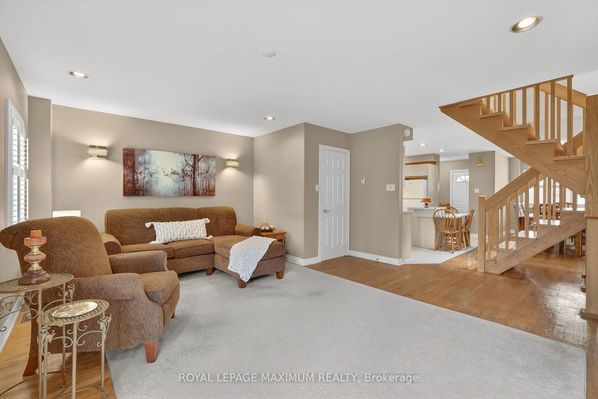Photo 11 of 163 Durant Avenue, Toronto, East York — HOMEH