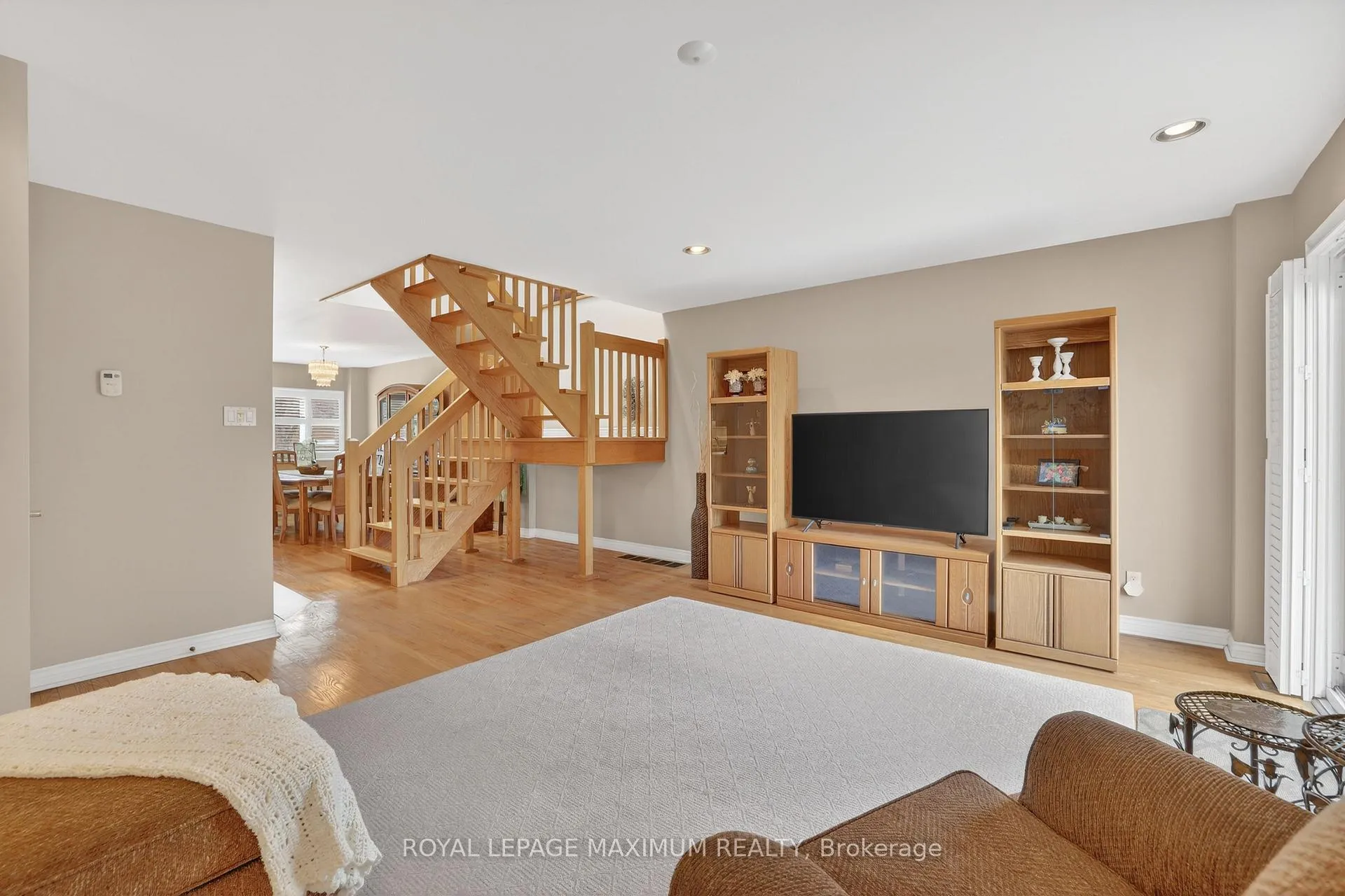 Photo 13 of 163 Durant Avenue, Toronto, East York — HOMEH