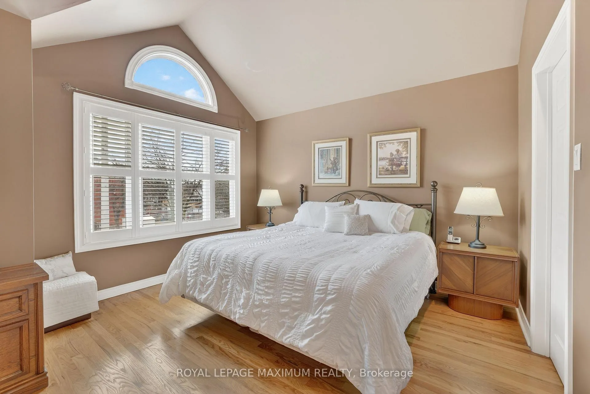 Photo 16 of 163 Durant Avenue, Toronto, East York — HOMEH