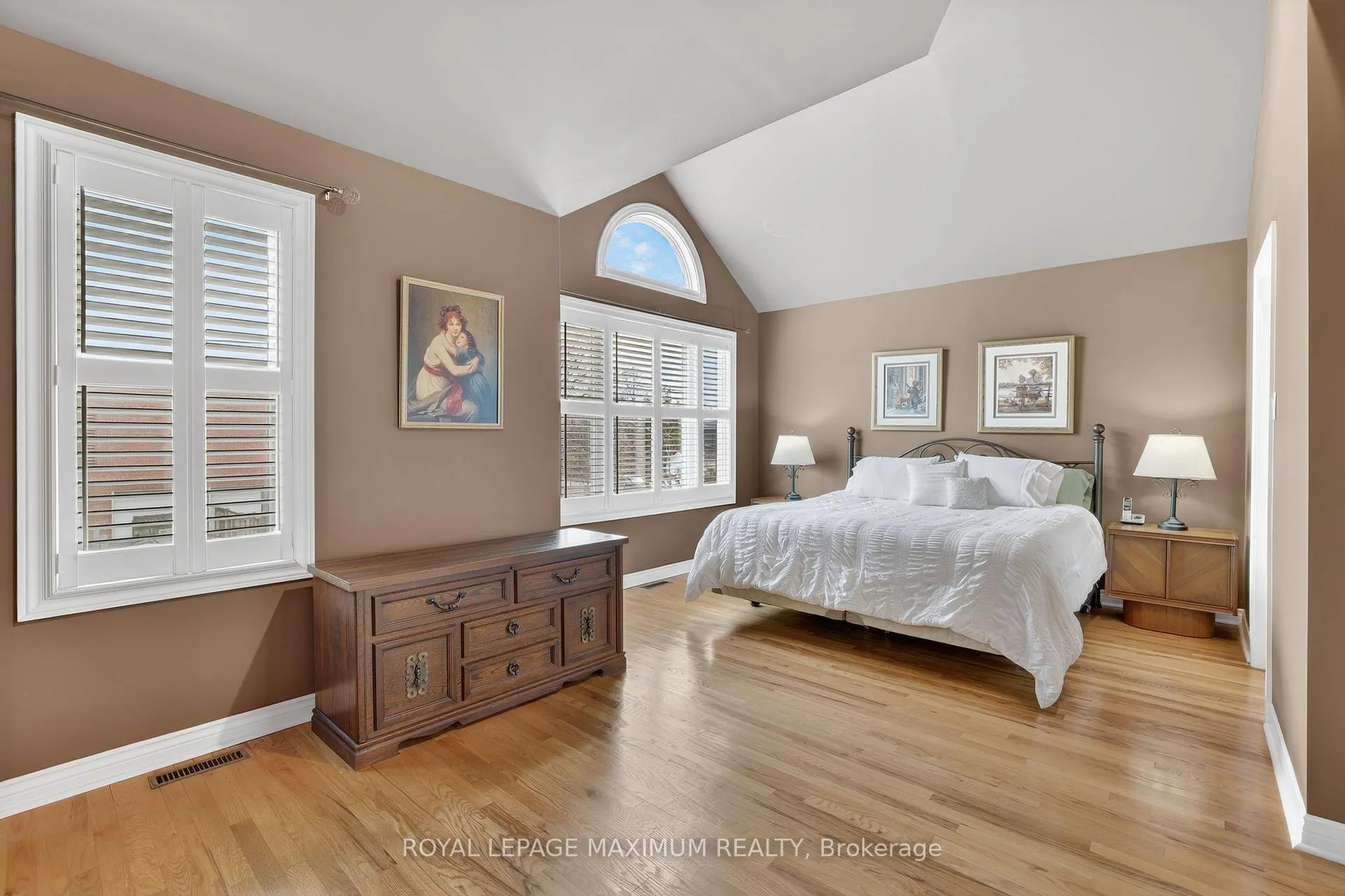 Photo 17 of 163 Durant Avenue, Toronto, East York — HOMEH