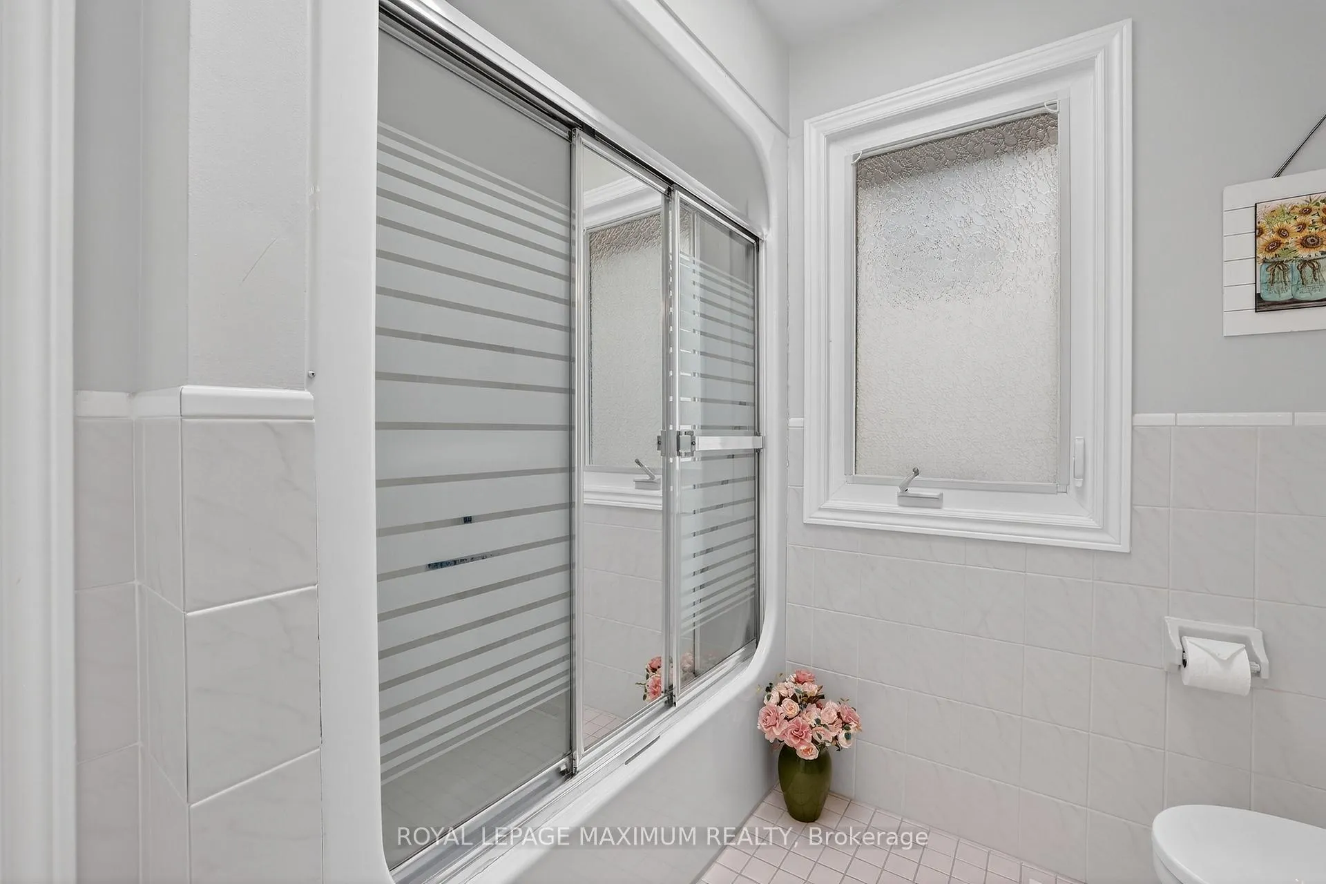 Photo 23 of 163 Durant Avenue, Toronto, East York — HOMEH