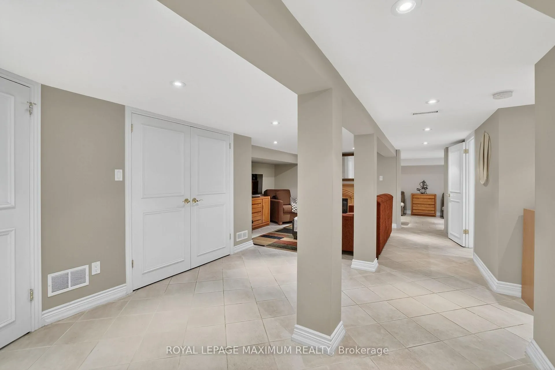 Photo 24 of 163 Durant Avenue, Toronto, East York — HOMEH