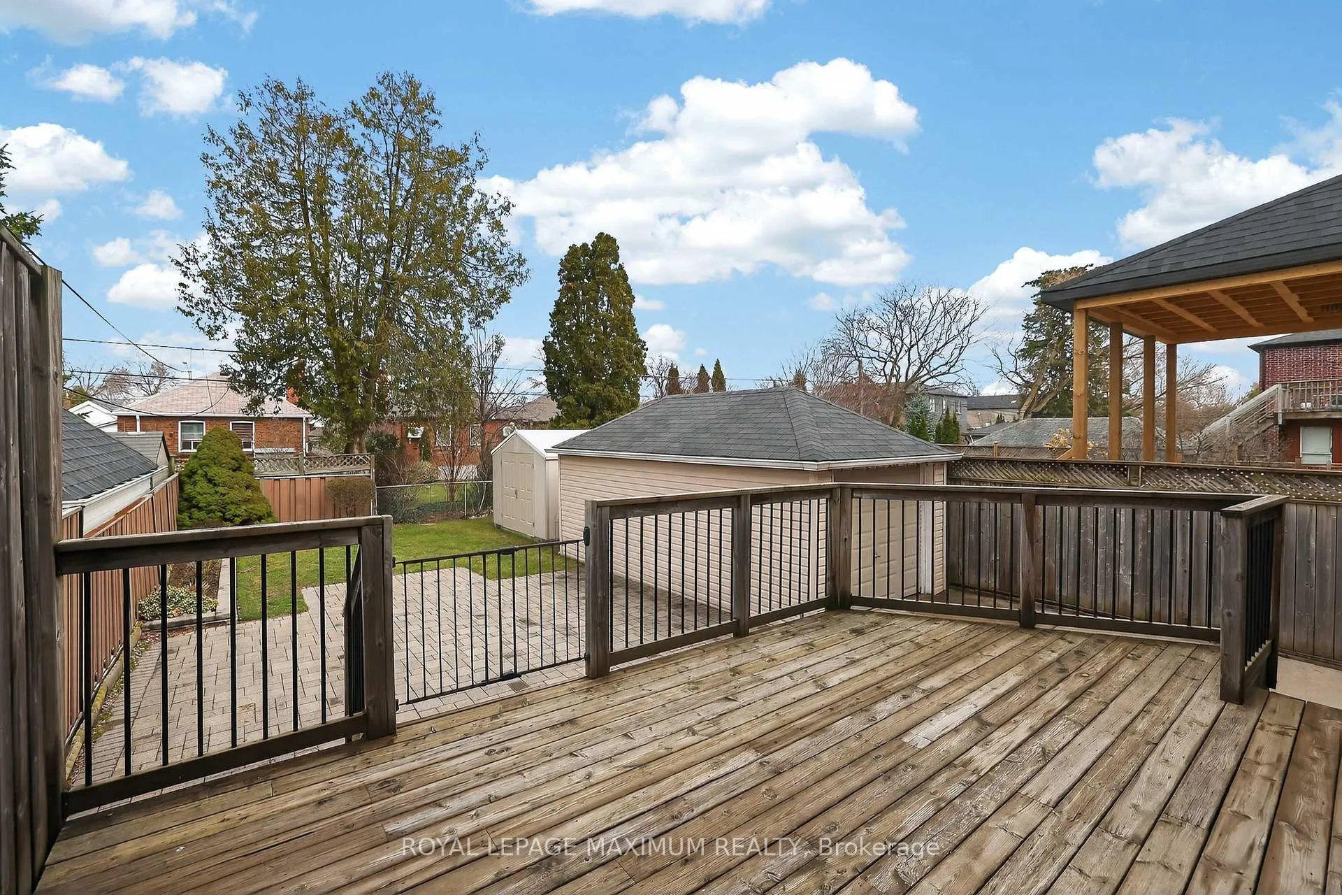 Photo 33 of 163 Durant Avenue, Toronto, East York — HOMEH