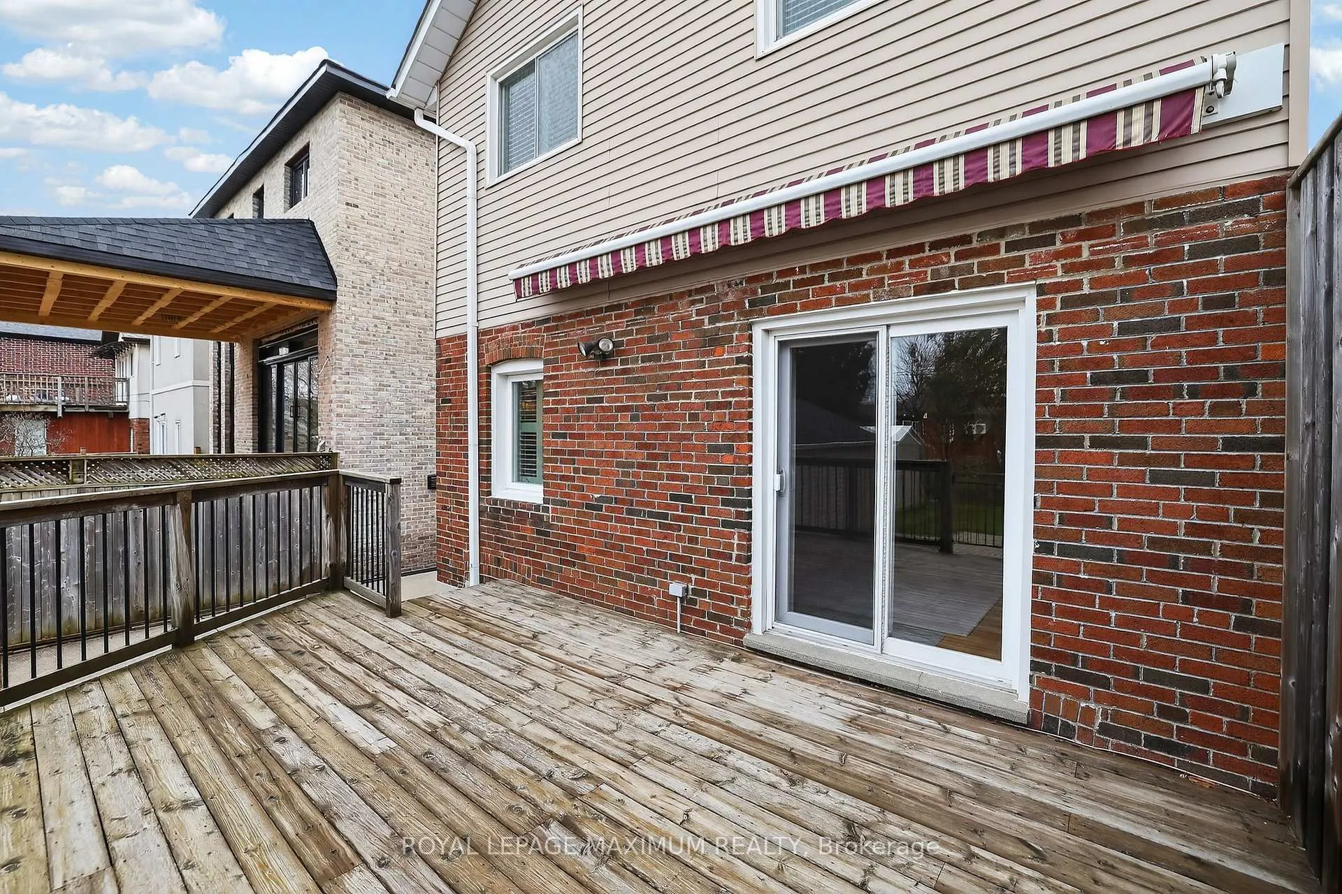 Photo 34 of 163 Durant Avenue, Toronto, East York — HOMEH