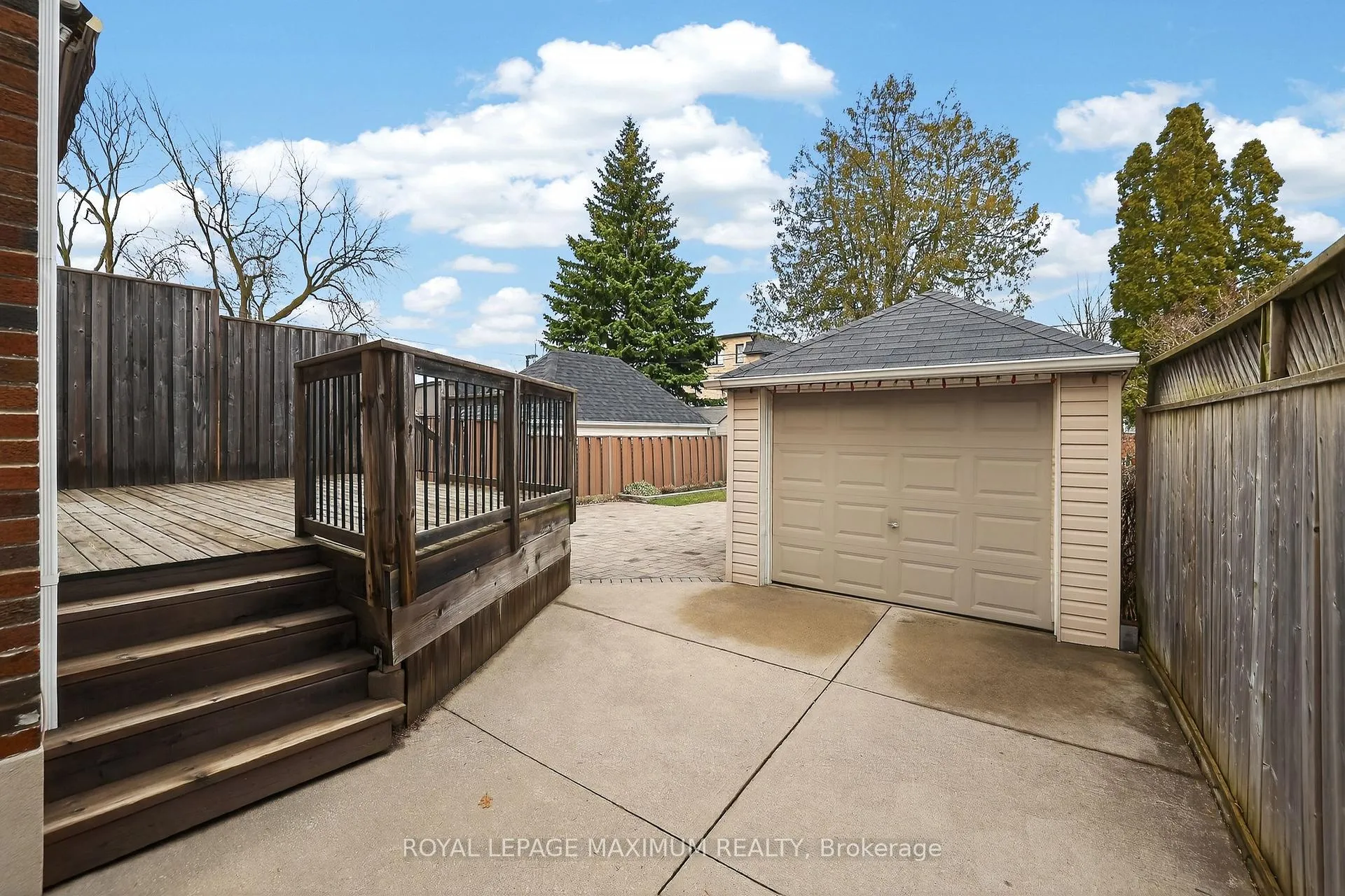 Photo 36 of 163 Durant Avenue, Toronto, East York — HOMEH