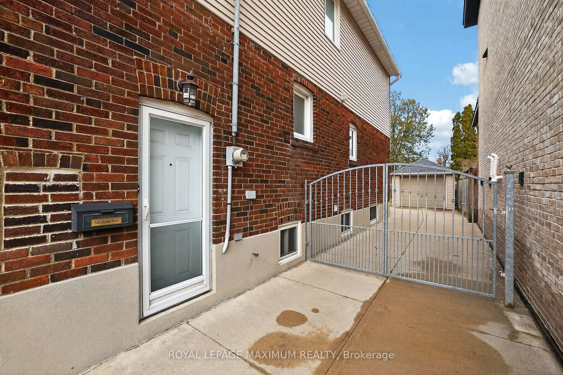 Photo 42 of 163 Durant Avenue, Toronto, East York — HOMEH