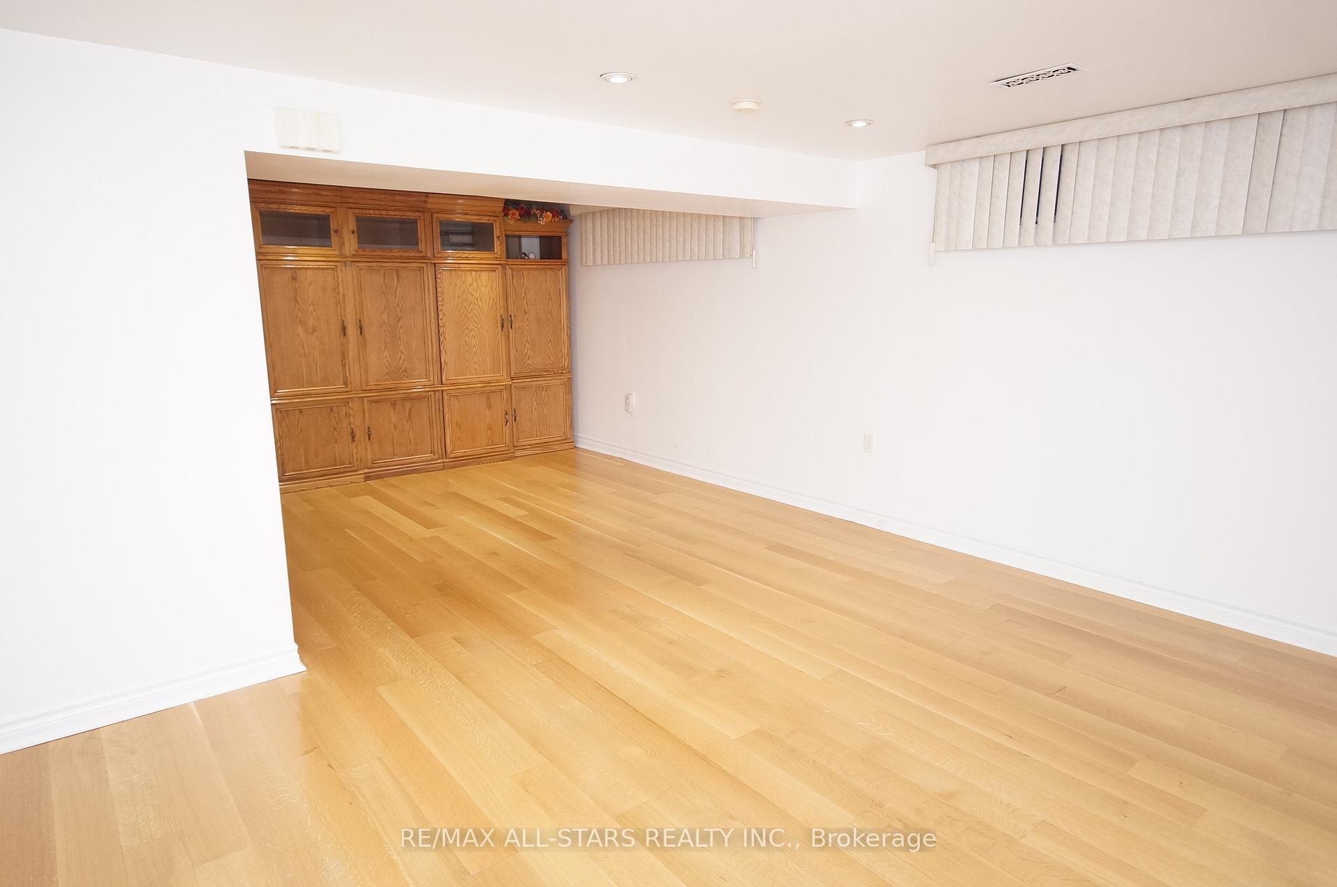 Photo 4 of Unit Bsmt, 30 Doerr Road, Scarborough, Bendale — HOMEH