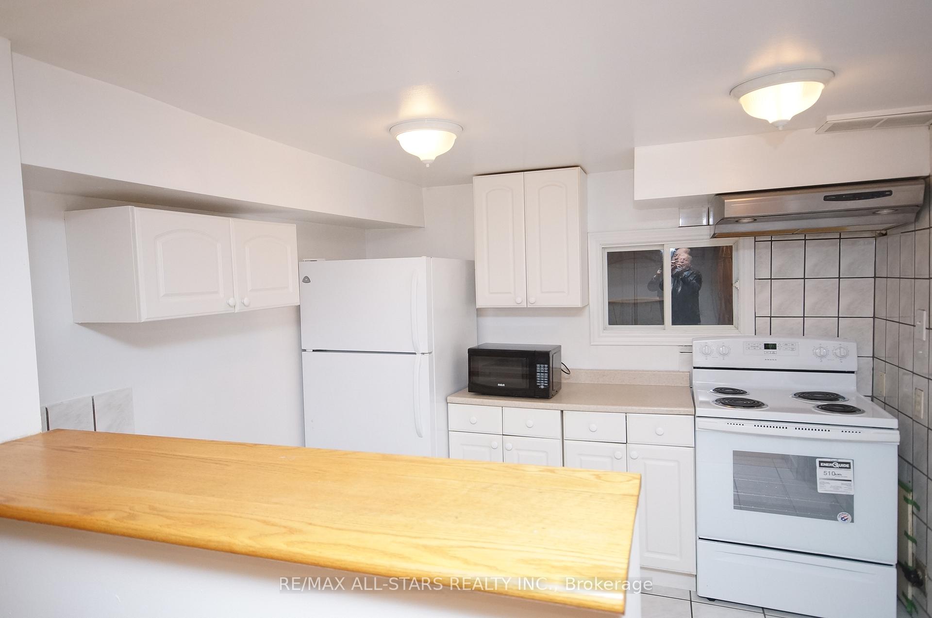 Photo 5 of Unit Bsmt, 30 Doerr Road, Scarborough, Bendale — HOMEH