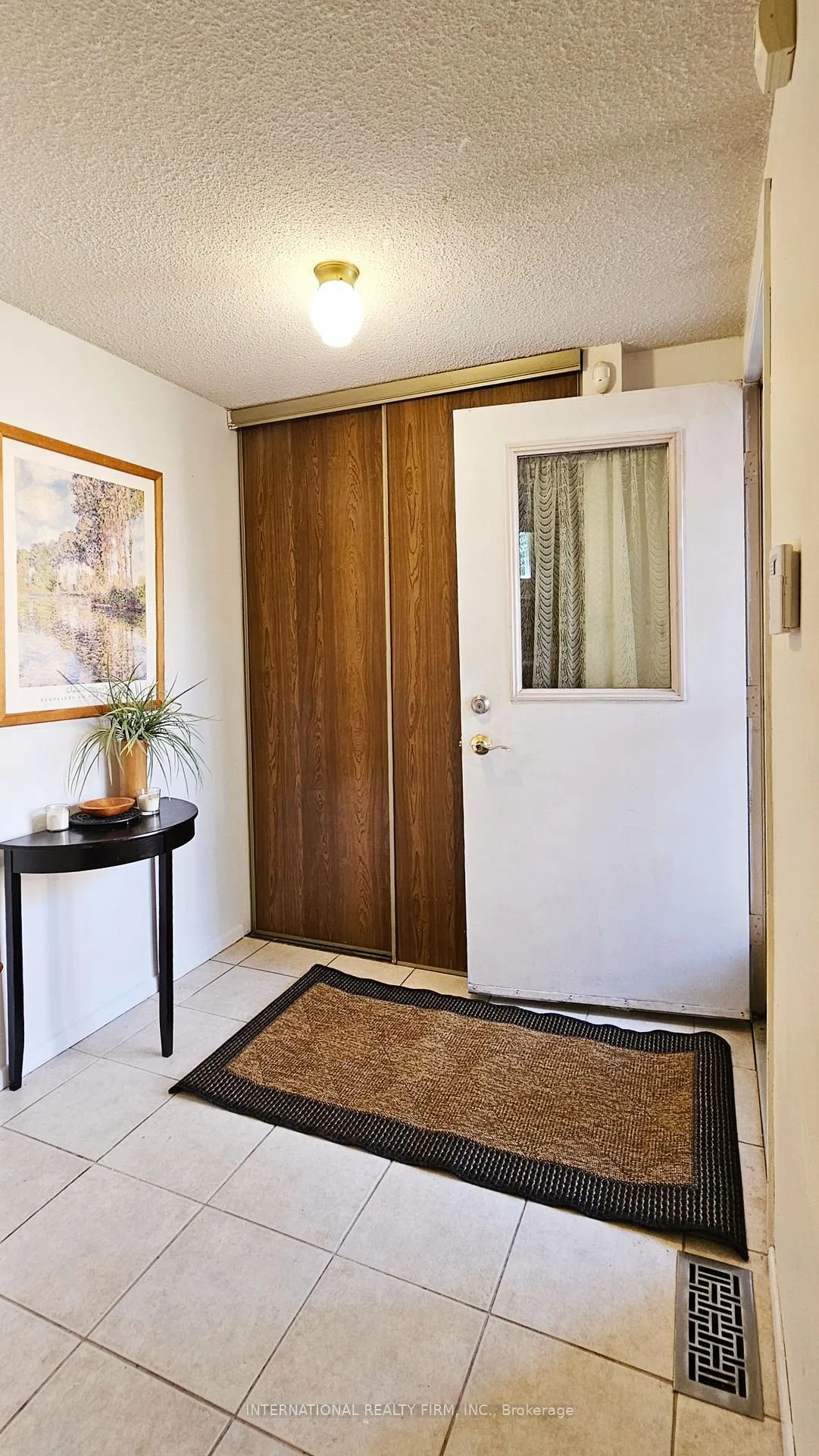 Photo 3 of 47 Parsell Square, Scarborough, Malvern — HOMEH