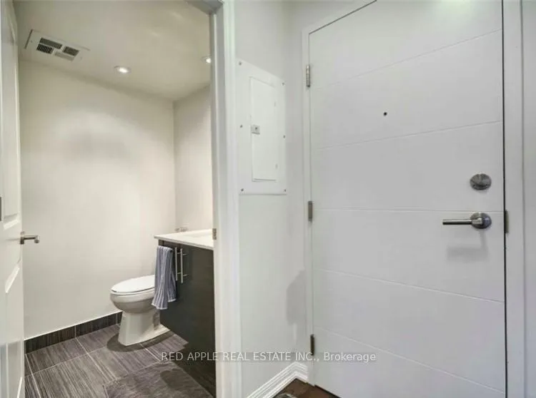 Photo 3 of Unit 716, 400 Adelaide Street E, Toronto, Moss Park — HOMEH