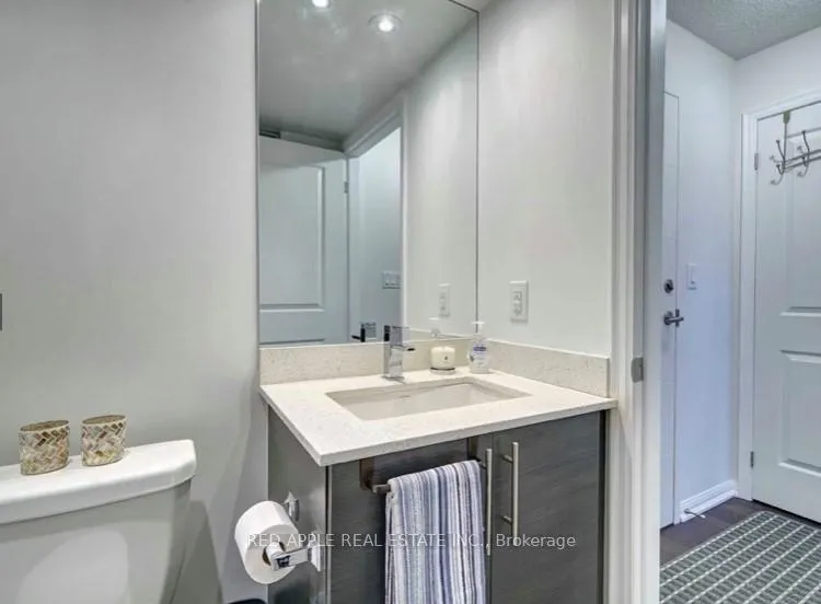 Photo 4 of Unit 716, 400 Adelaide Street E, Toronto, Moss Park — HOMEH