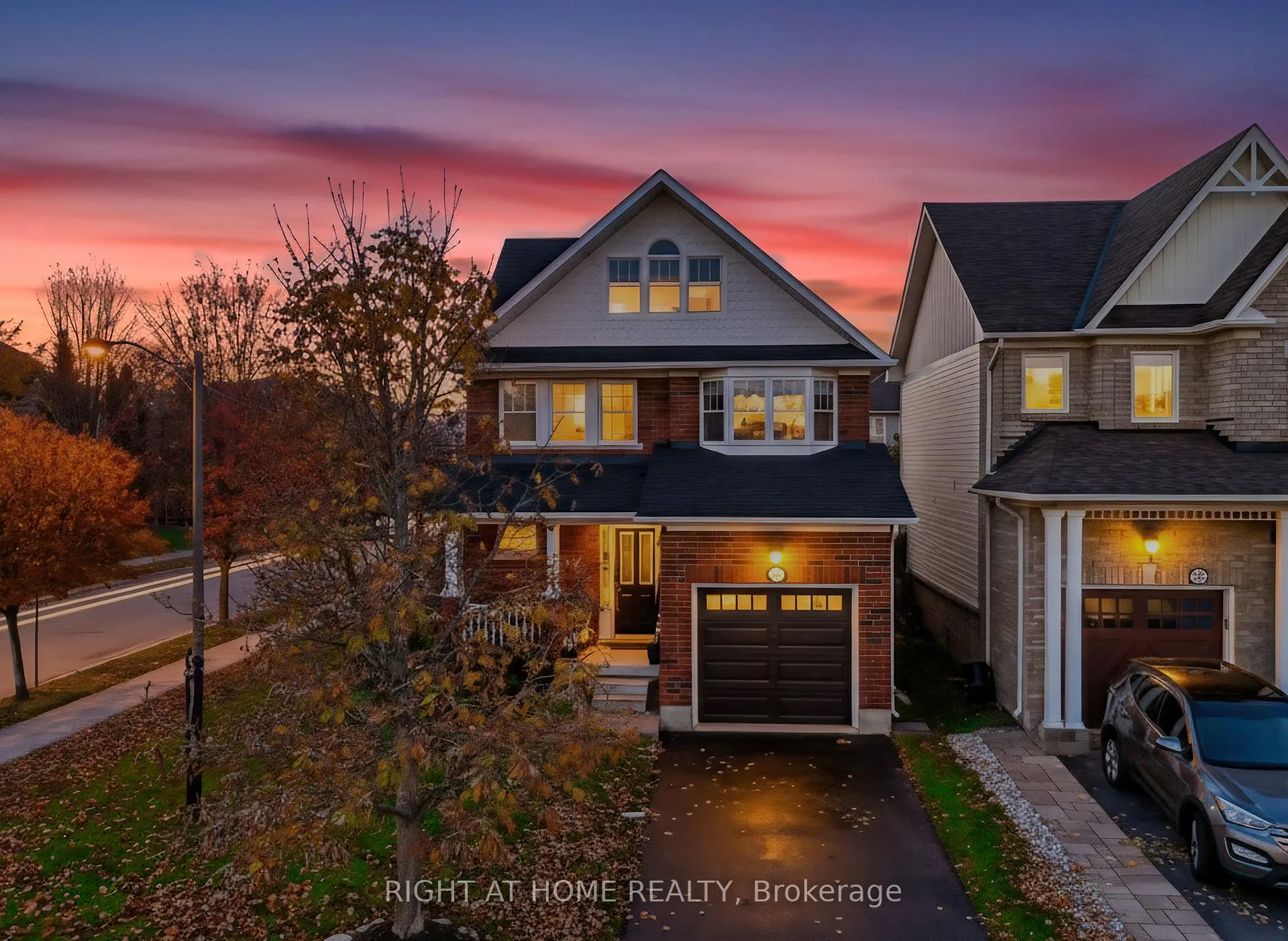 Photo 2 of 88 Buttercup Crescent, Hamilton, Waterdown — HOMEH