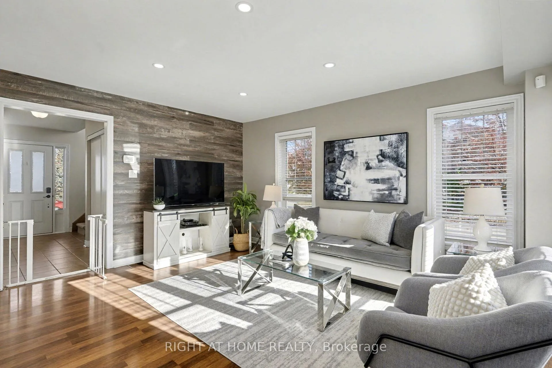 Photo 3 of 88 Buttercup Crescent, Hamilton, Waterdown — HOMEH