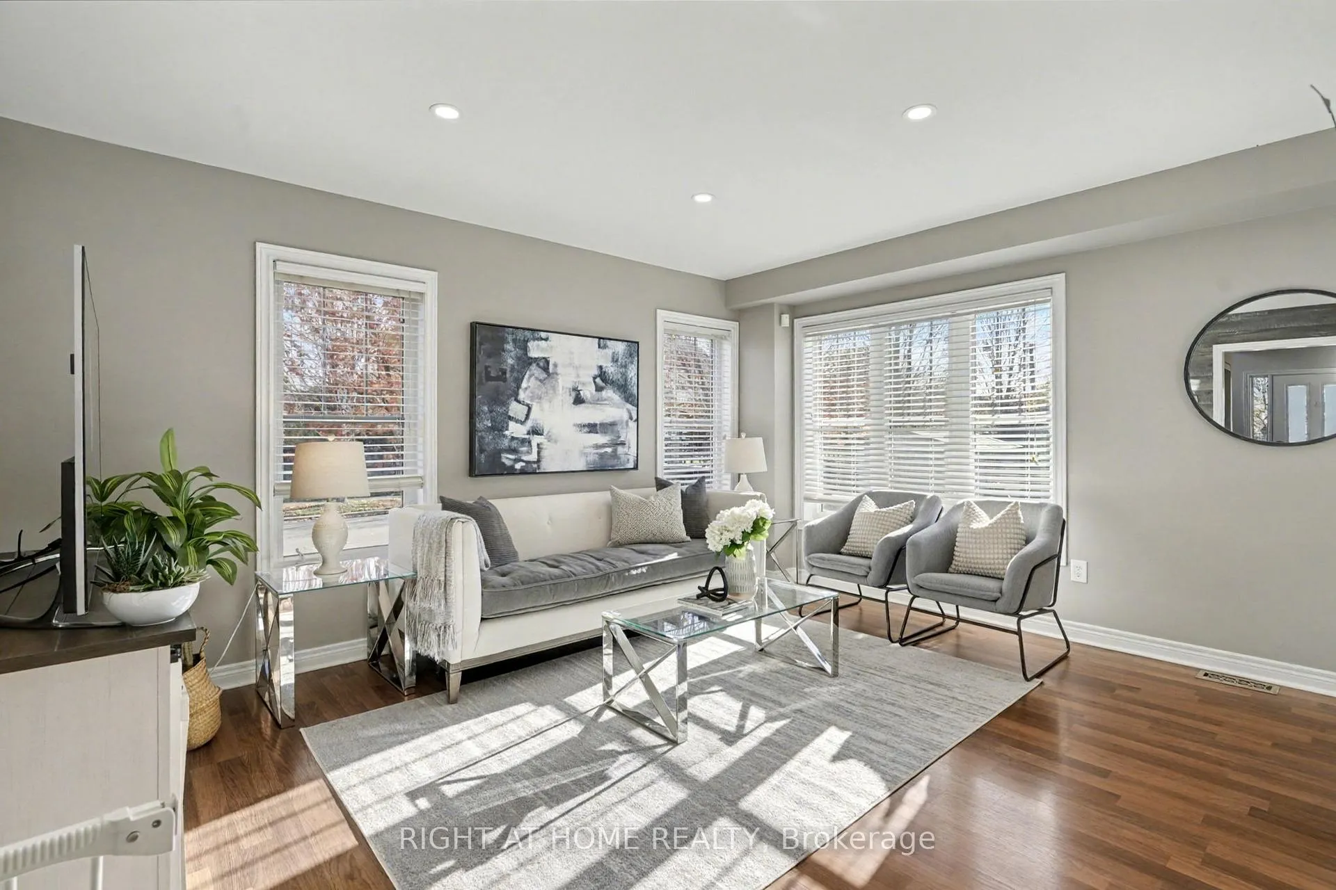 Photo 4 of 88 Buttercup Crescent, Hamilton, Waterdown — HOMEH