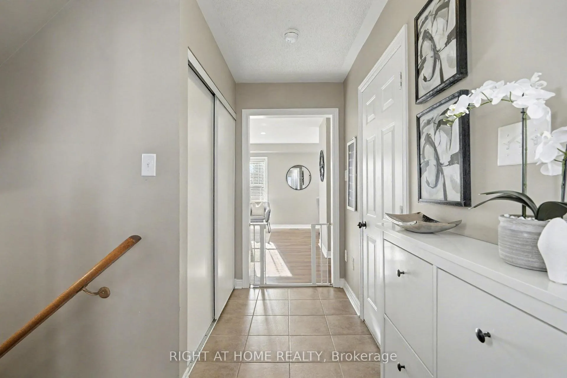 Photo 9 of 88 Buttercup Crescent, Hamilton, Waterdown — HOMEH