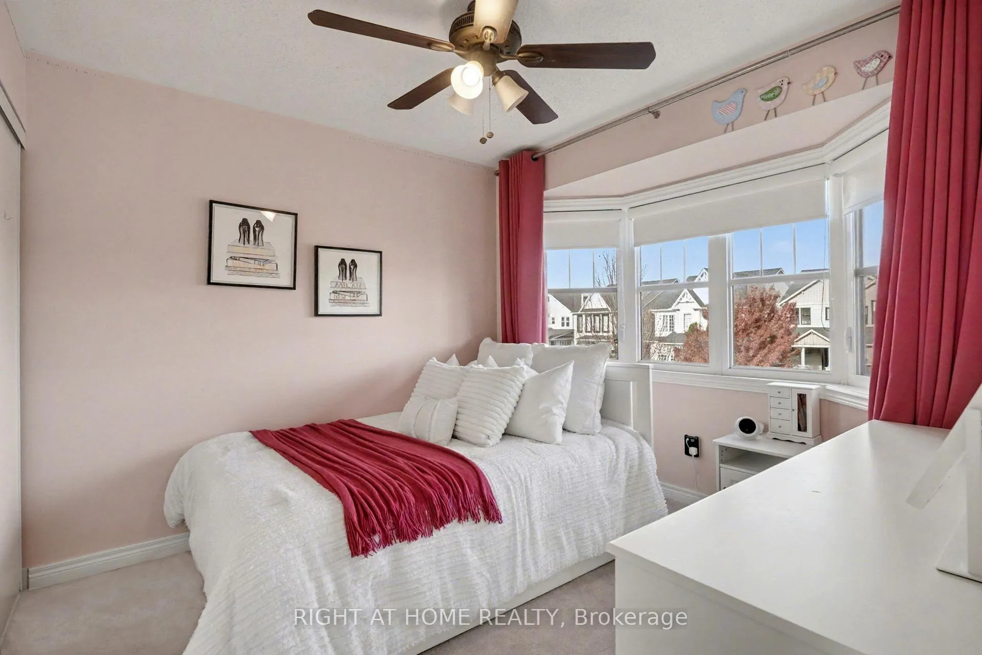 Photo 14 of 88 Buttercup Crescent, Hamilton, Waterdown — HOMEH