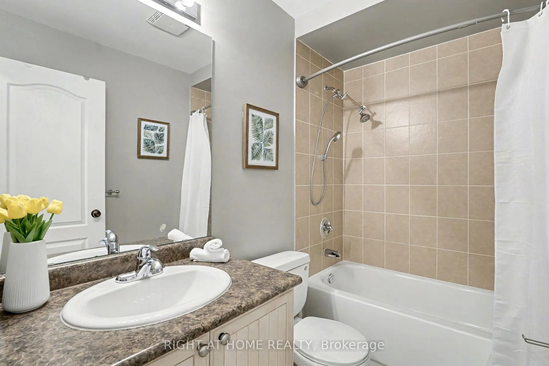 Photo 17 of 88 Buttercup Crescent, Hamilton, Waterdown — HOMEH