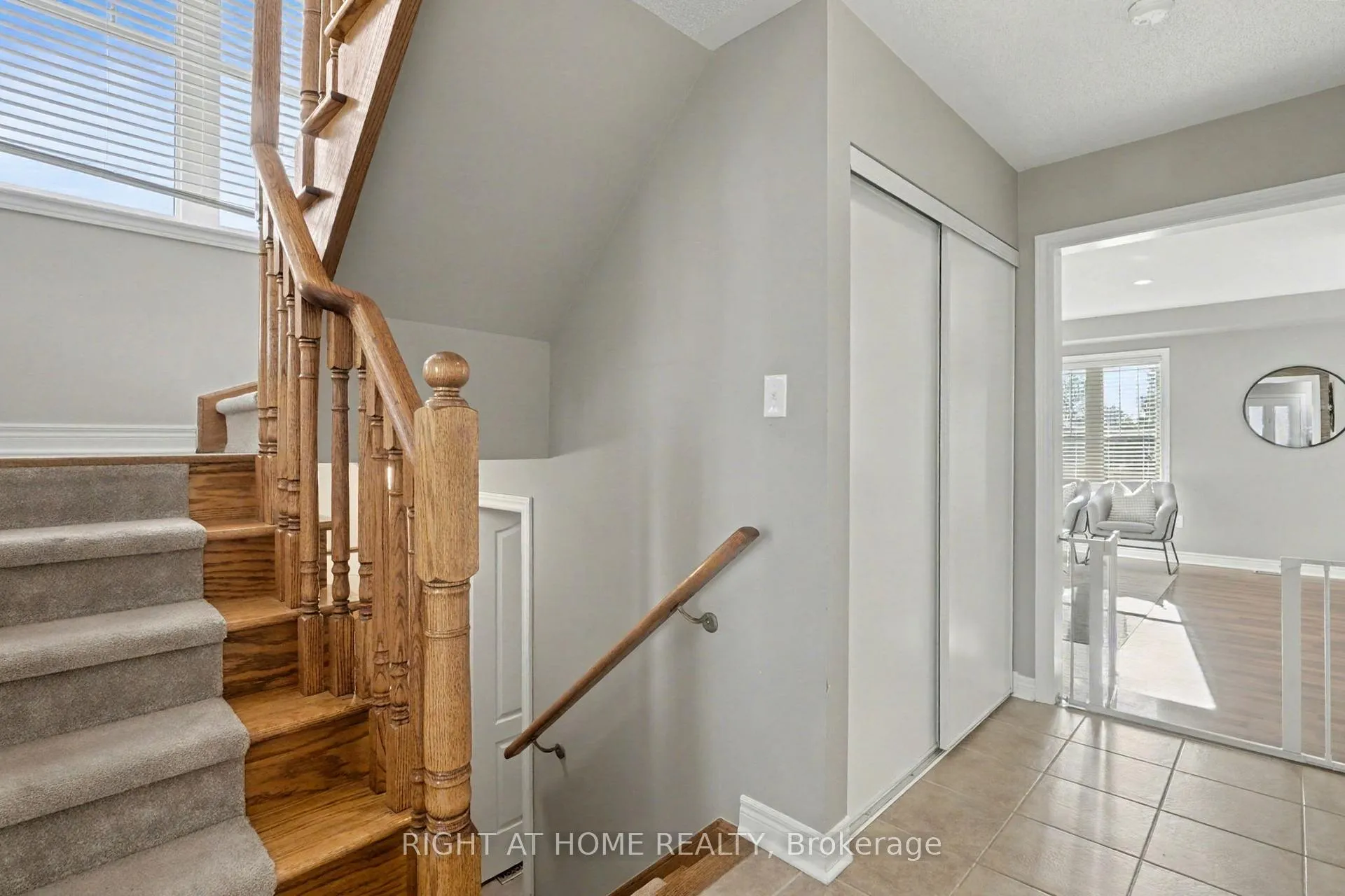 Photo 19 of 88 Buttercup Crescent, Hamilton, Waterdown — HOMEH