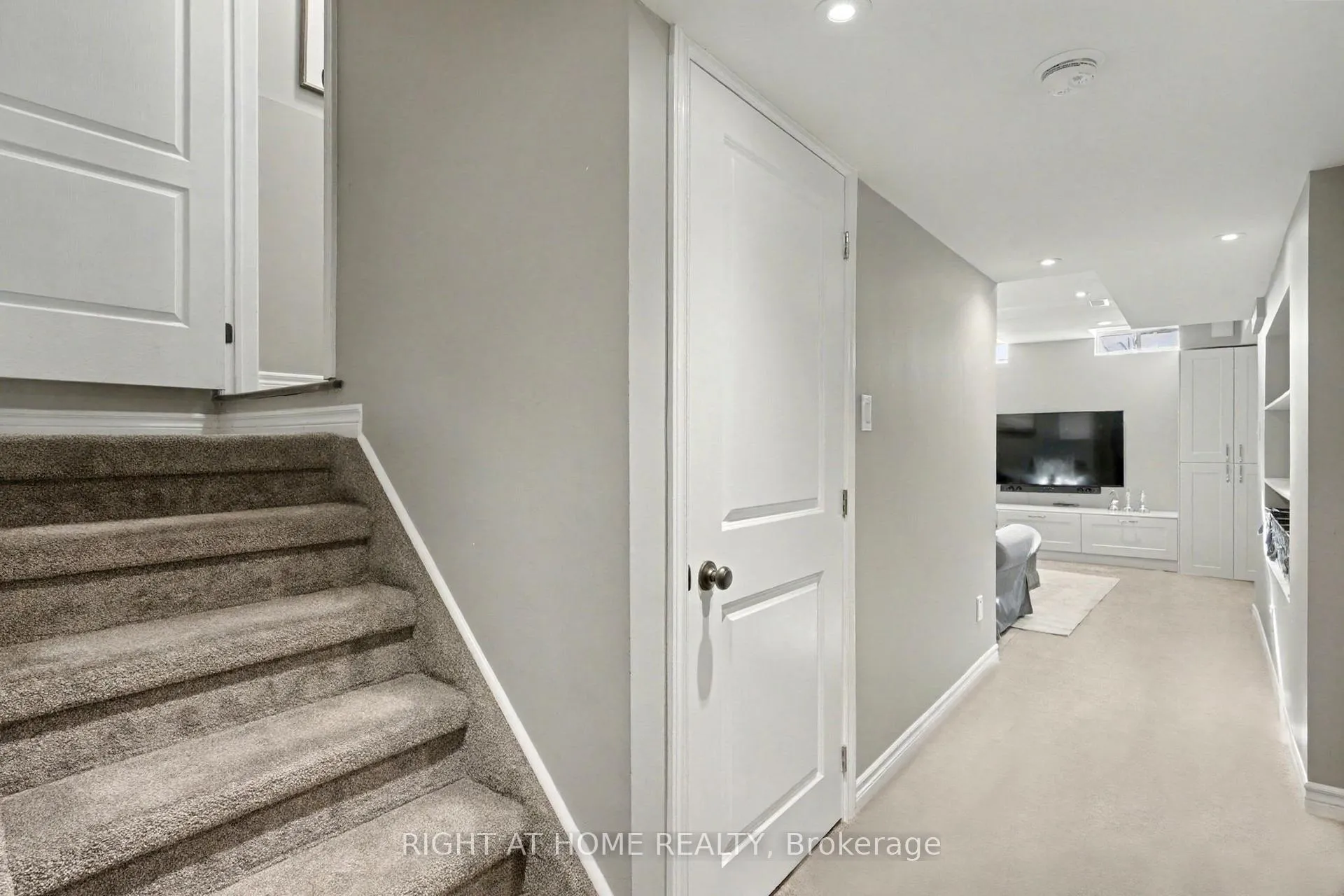 Photo 21 of 88 Buttercup Crescent, Hamilton, Waterdown — HOMEH