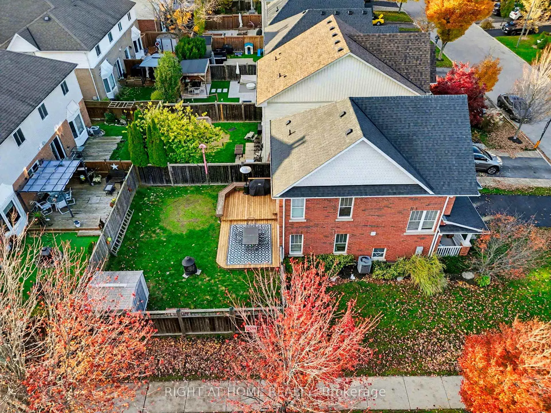 Photo 32 of 88 Buttercup Crescent, Hamilton, Waterdown — HOMEH