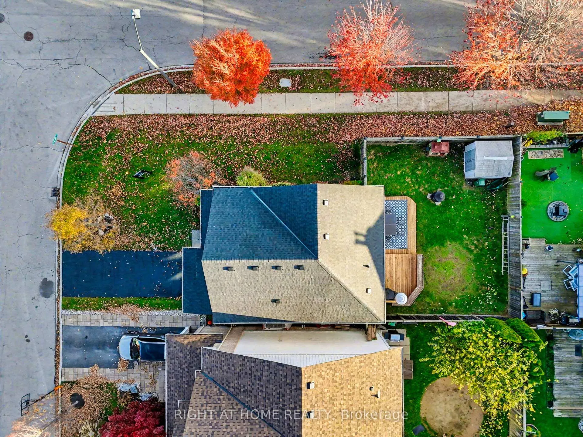 Photo 35 of 88 Buttercup Crescent, Hamilton, Waterdown — HOMEH