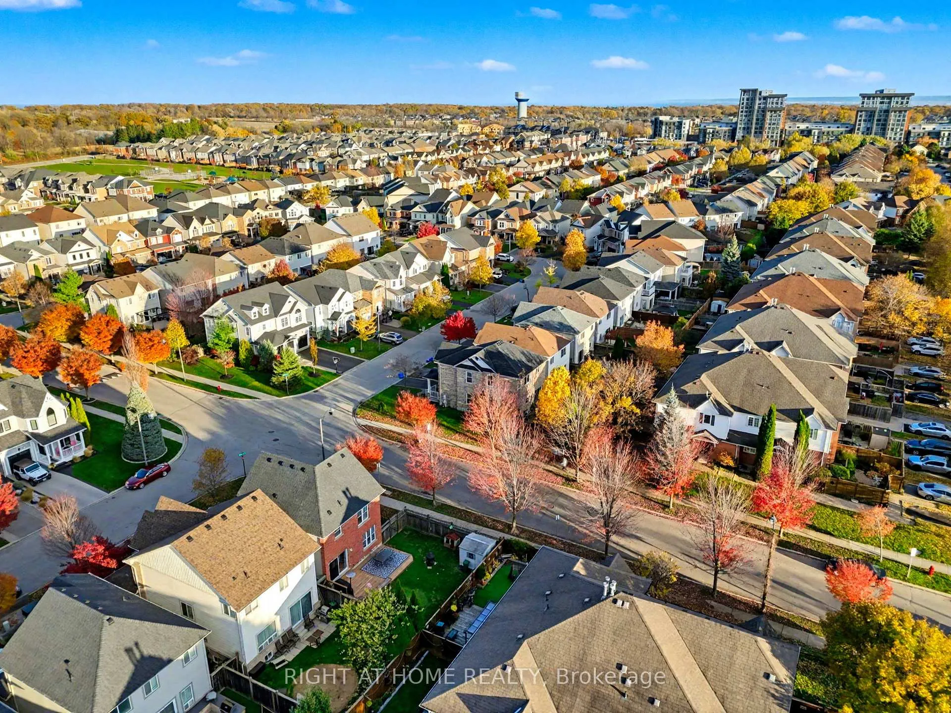 Photo 37 of 88 Buttercup Crescent, Hamilton, Waterdown — HOMEH