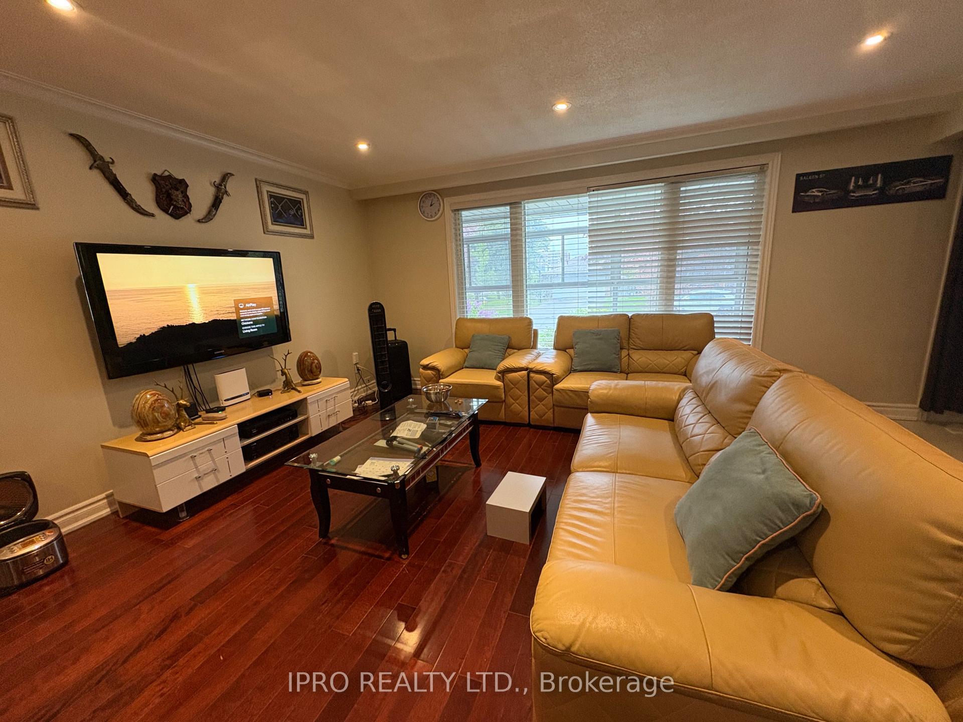 Photo 4 of 24 Gracemount Crescent, Scarborough, Woburn — HOMEH