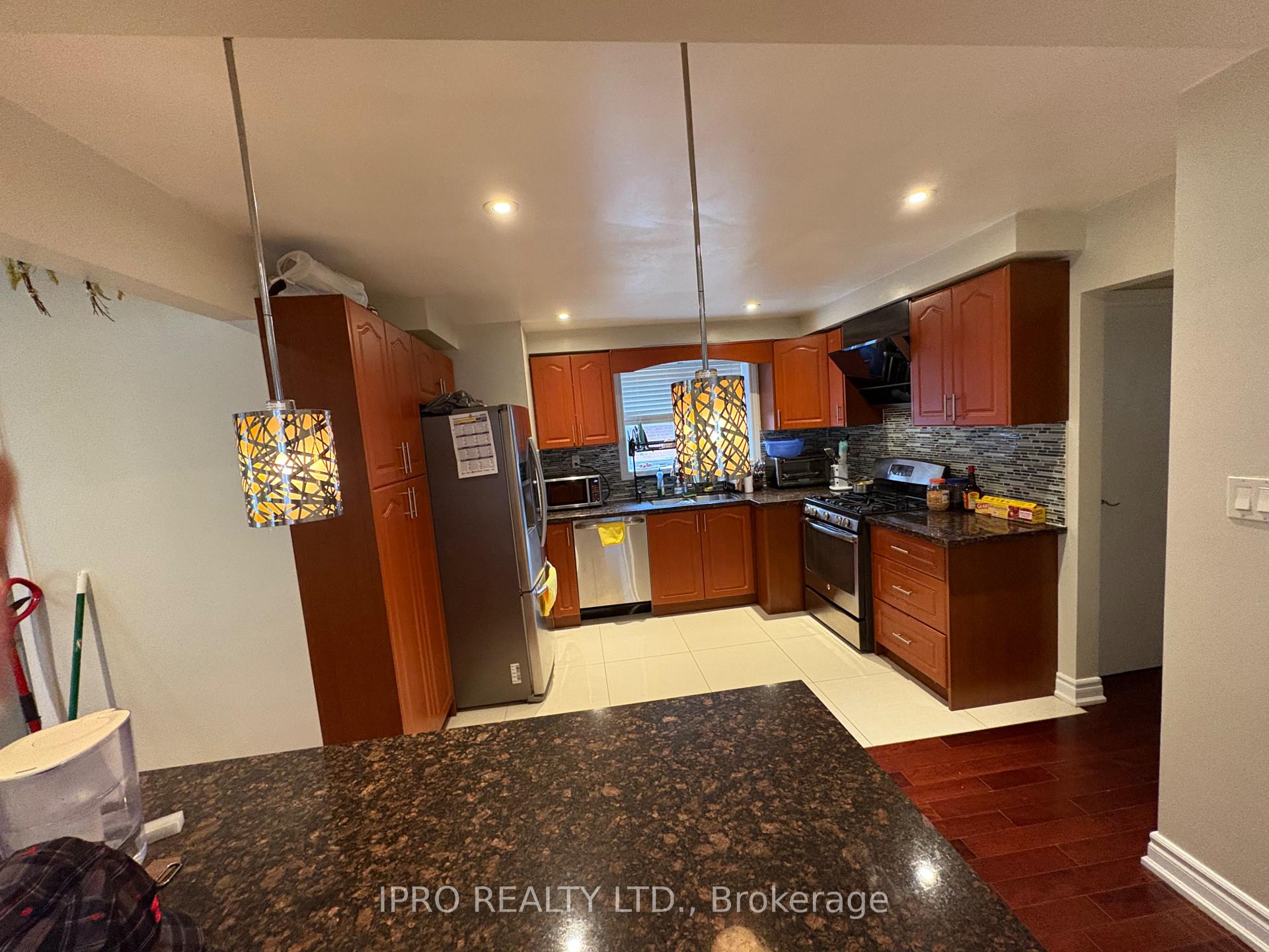 Photo 5 of 24 Gracemount Crescent, Scarborough, Woburn — HOMEH