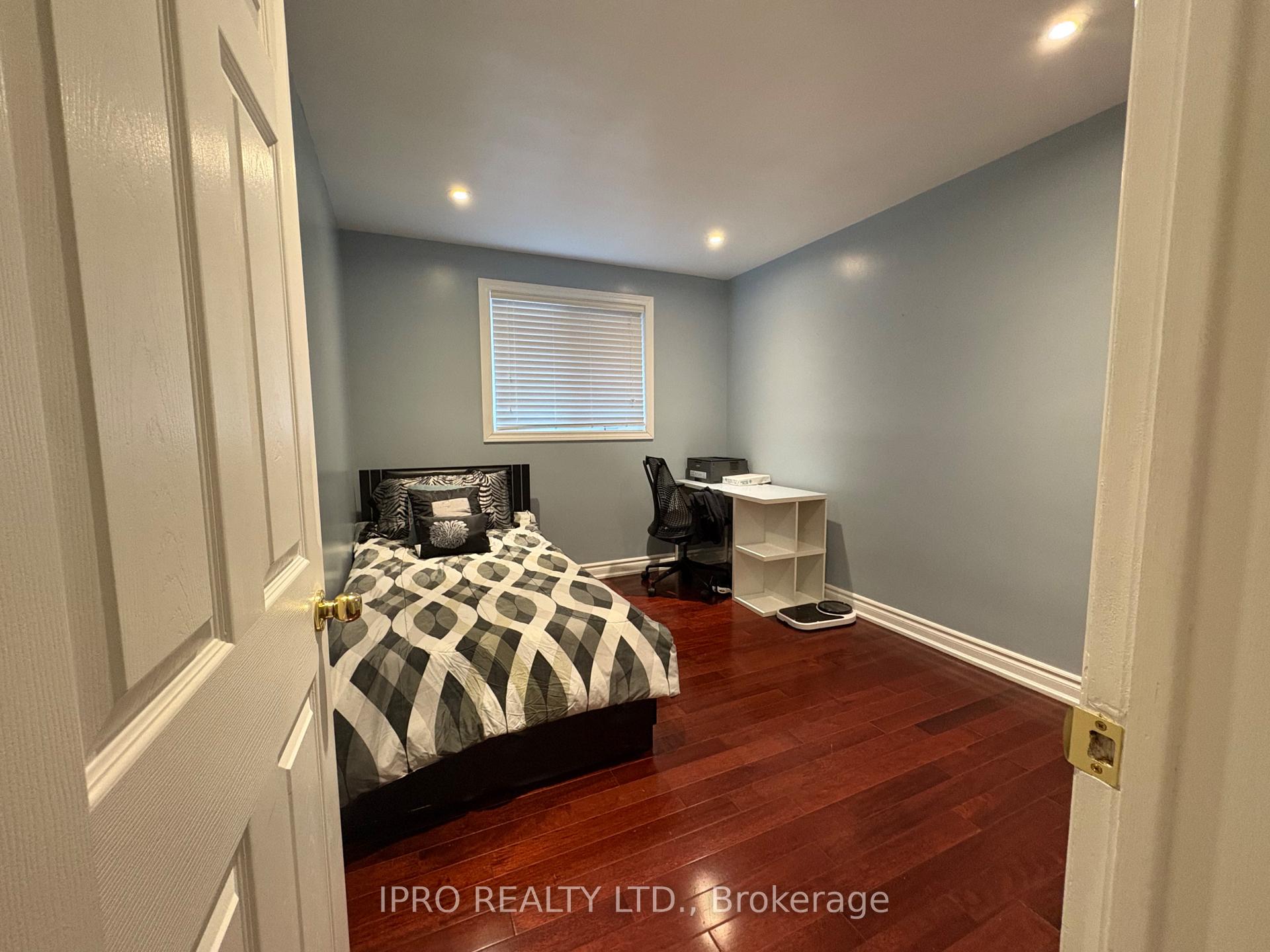 Photo 10 of 24 Gracemount Crescent, Scarborough, Woburn — HOMEH