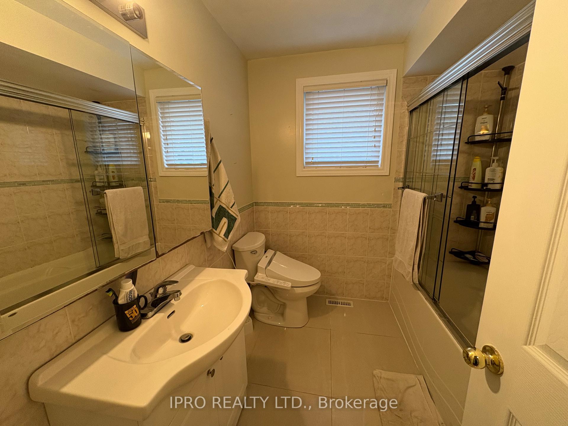 Photo 12 of 24 Gracemount Crescent, Scarborough, Woburn — HOMEH