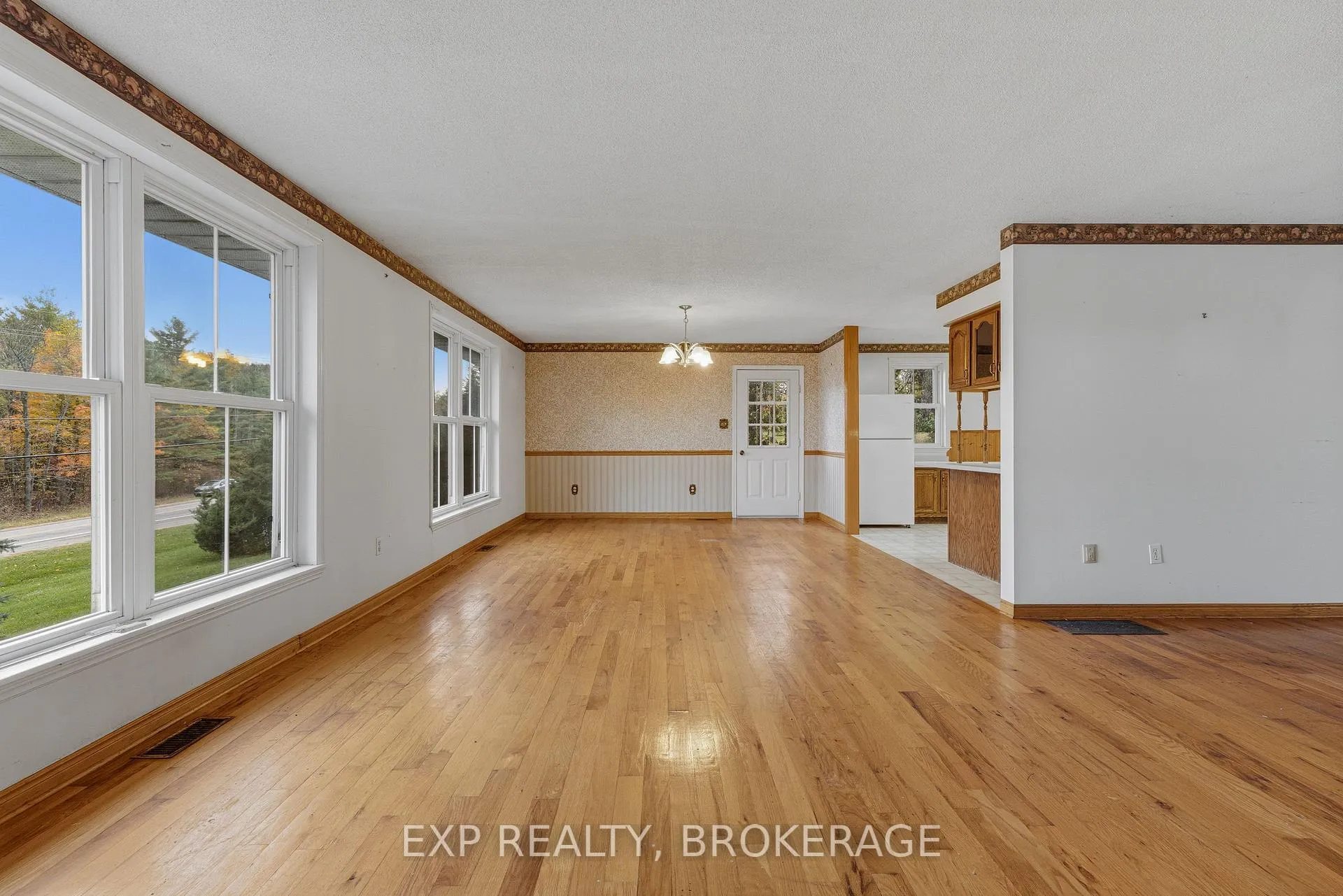 Photo 4 of 6392 Perth Road, Frontenac, Frontenac South — HOMEH