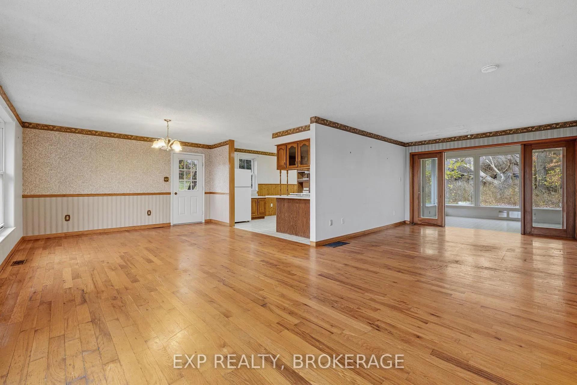 Photo 5 of 6392 Perth Road, Frontenac, Frontenac South — HOMEH