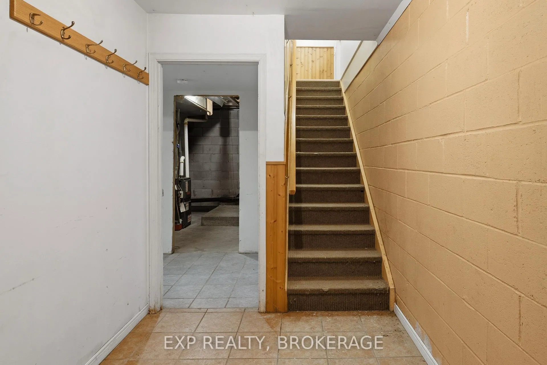 Photo 19 of 6392 Perth Road, Frontenac, Frontenac South — HOMEH