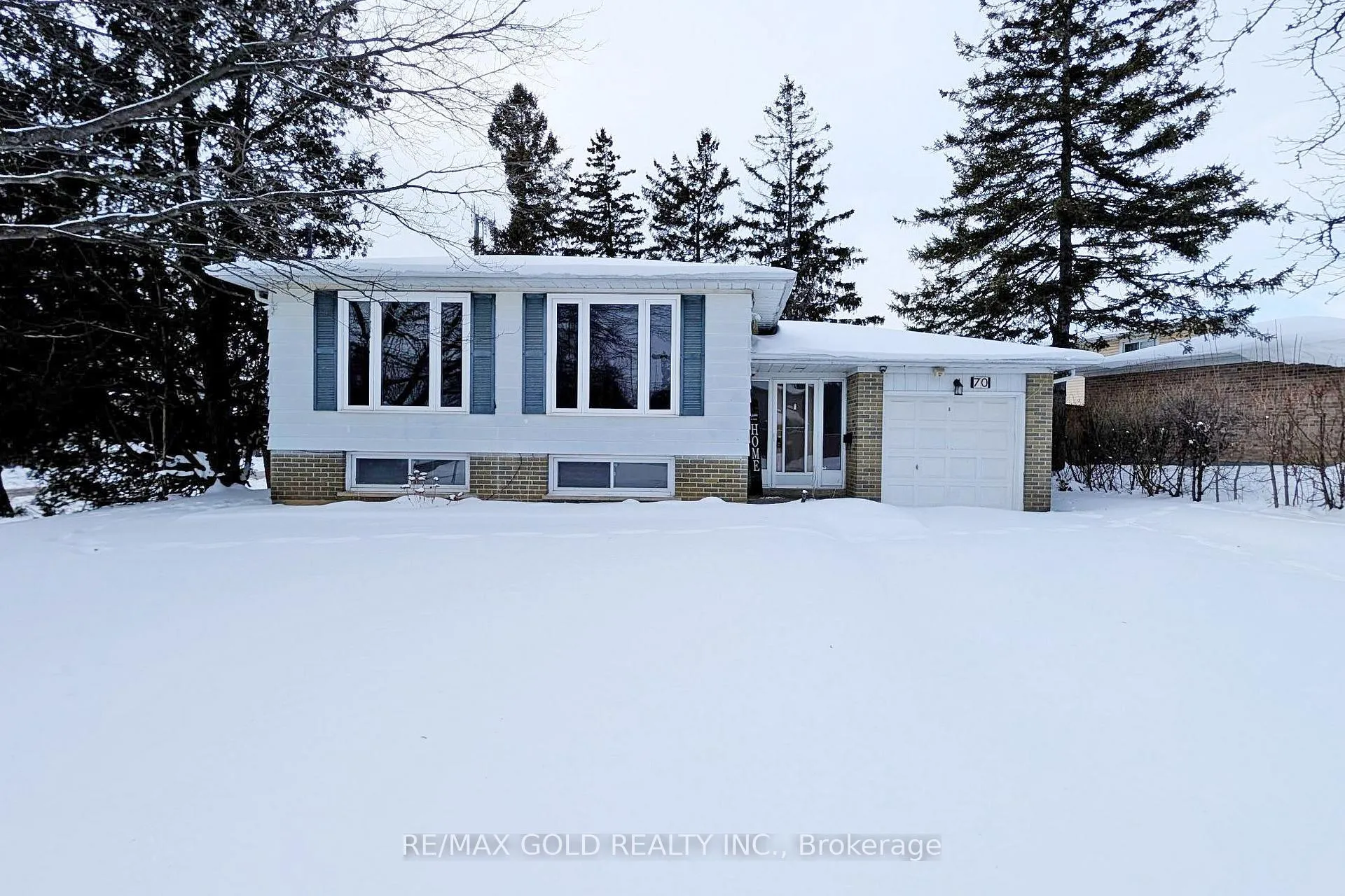 Front of 70 Greystone Crescent