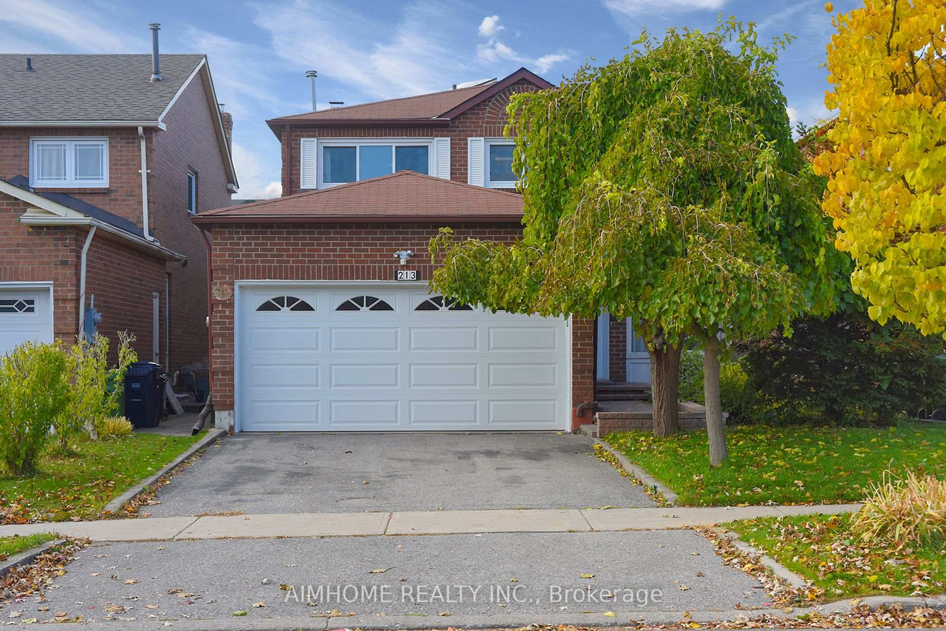 Photo 2 of 213 Hupfield Trail, Scarborough, Malvern — HOMEH