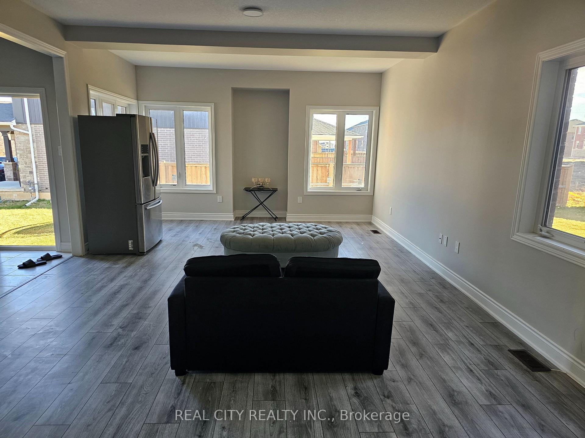 Photo 3 of 132 Sunset Way, Thorold, Rolling Meadows — HOMEH