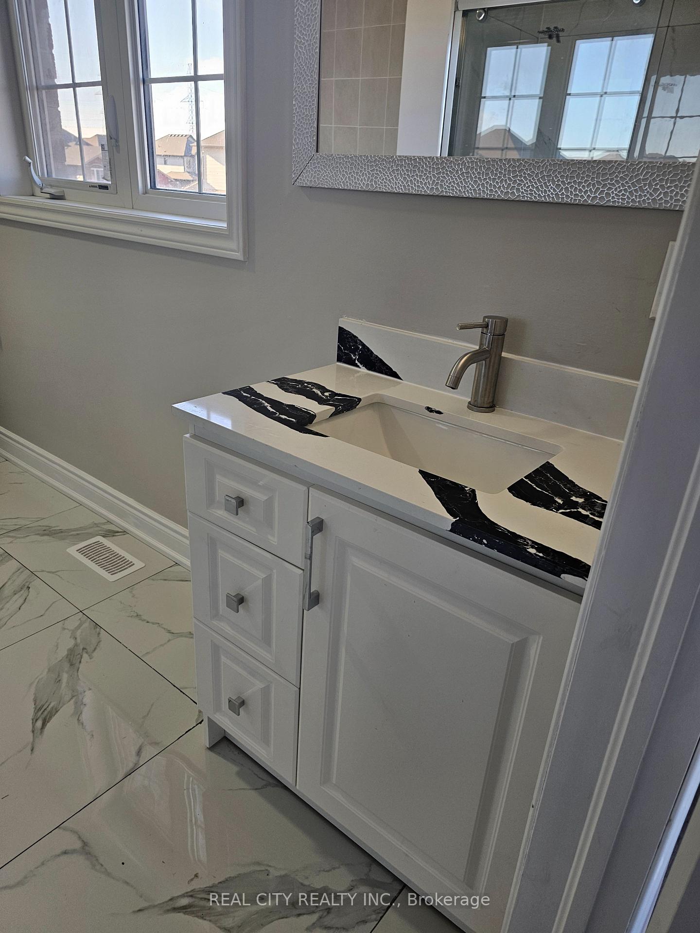 Photo 13 of 132 Sunset Way, Thorold, Rolling Meadows — HOMEH