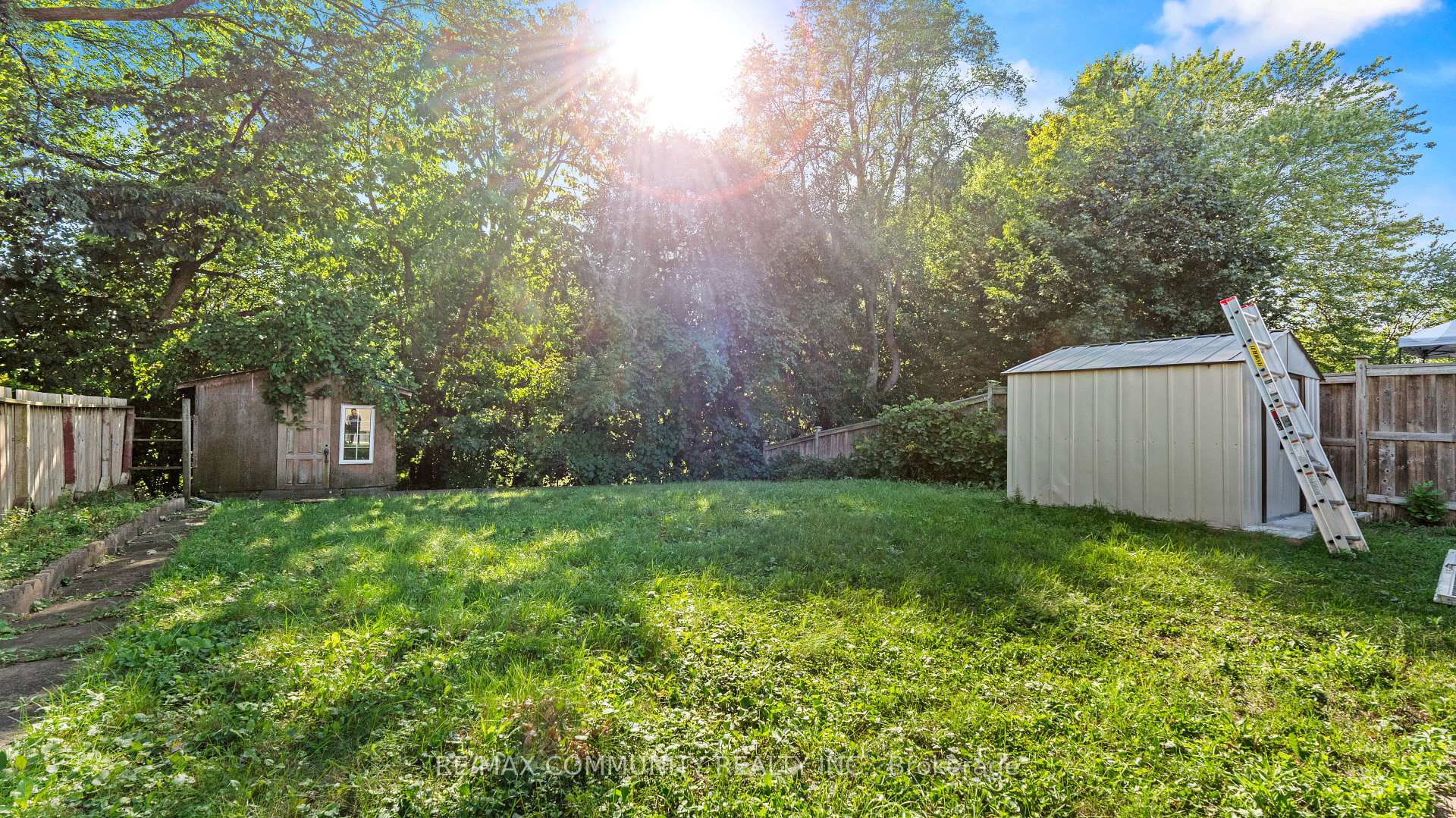 Photo 33 of 21 Thornbeck Drive, Scarborough, Woburn — HOMEH
