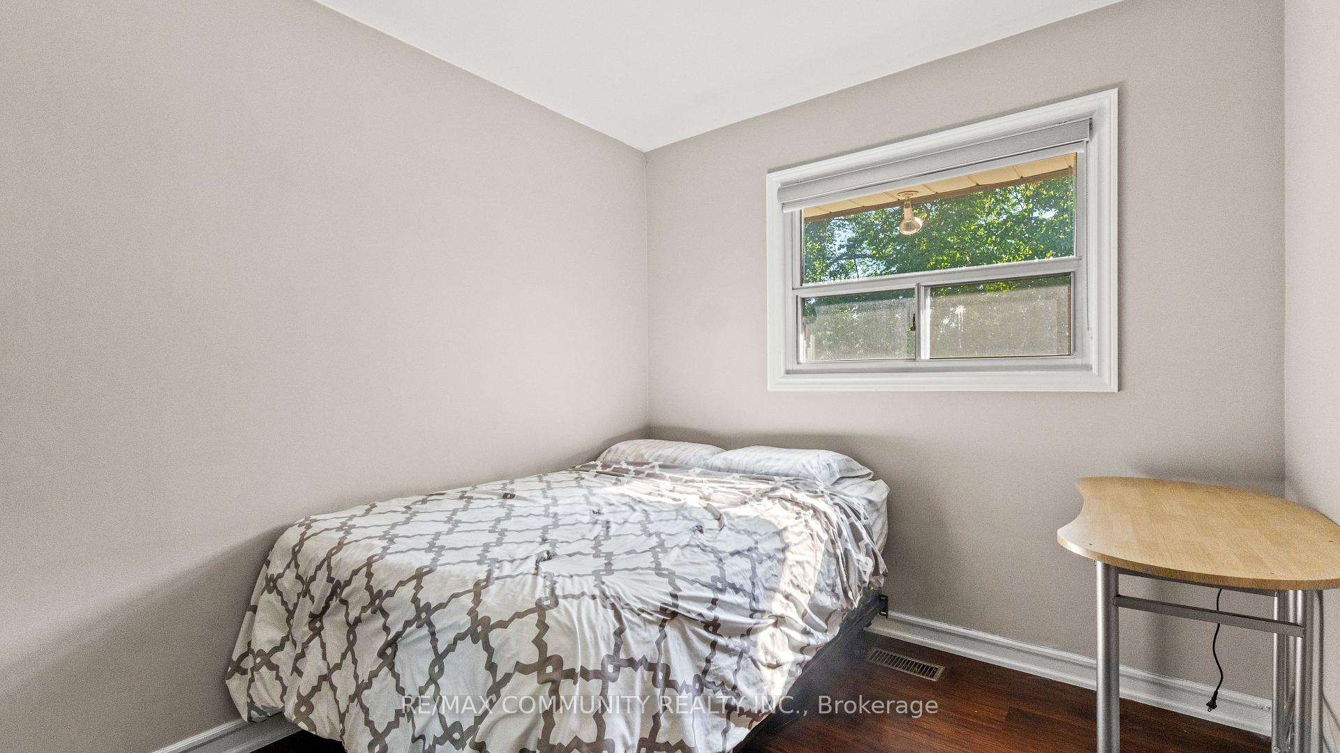 Photo 9 of 21 Thornbeck Drive, Scarborough, Woburn — HOMEH