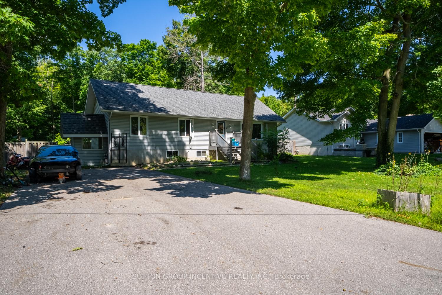 Photo 17 of 37 St. Laurent Boulevard S, Tiny, Rural Tiny — HOMEH