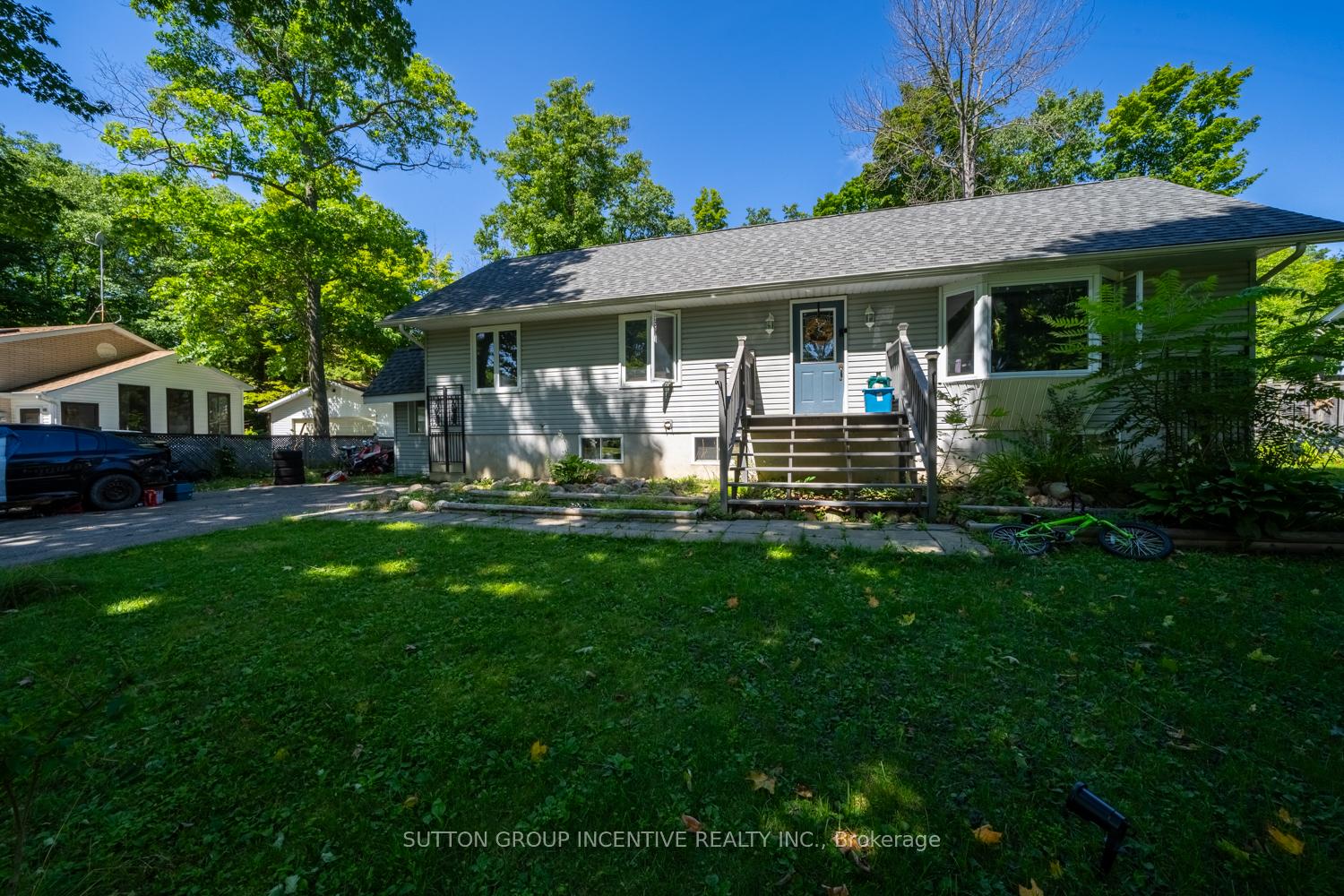 Photo 20 of 37 St. Laurent Boulevard S, Tiny, Rural Tiny — HOMEH