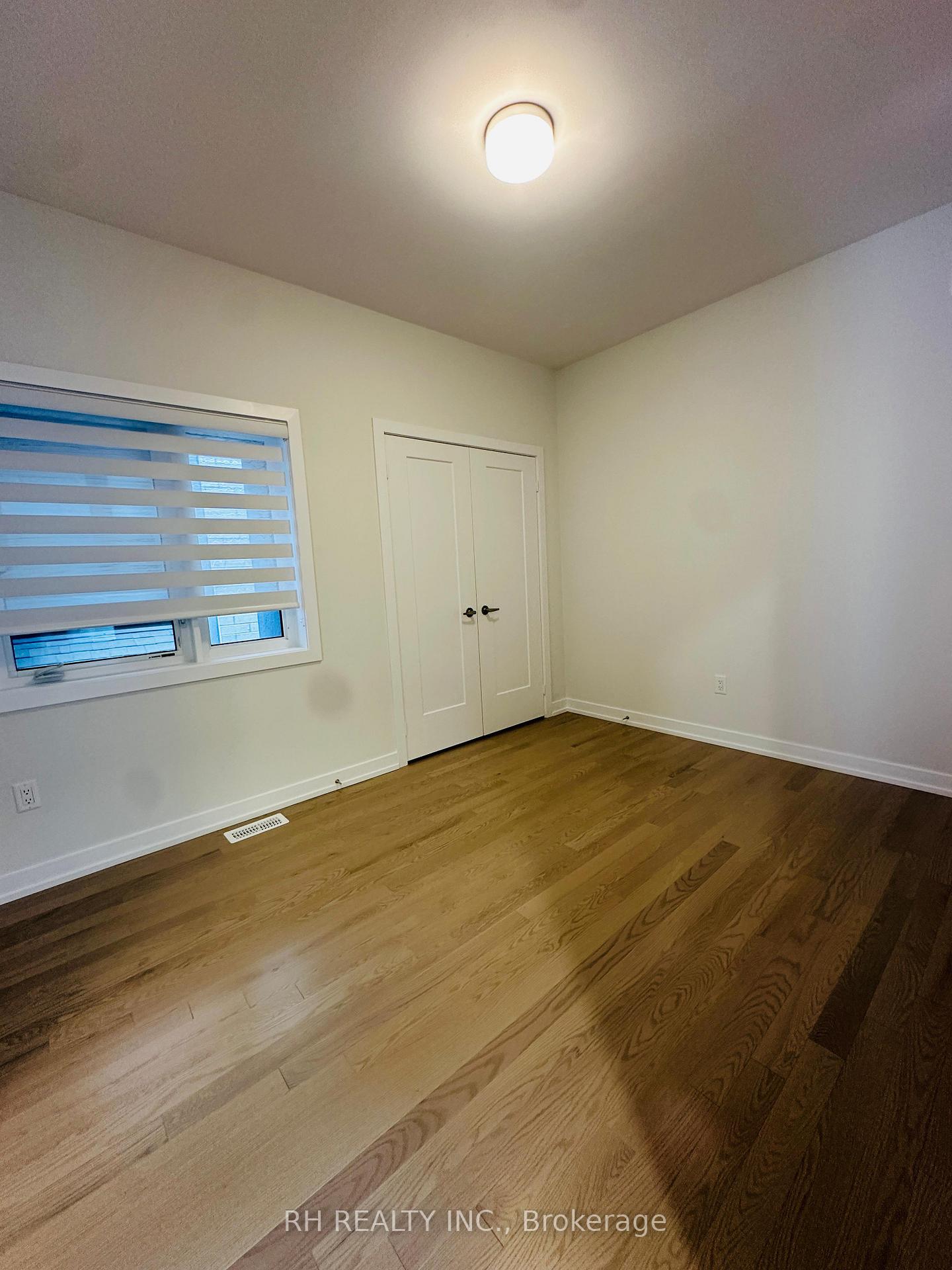 Photo 4 of 37 Danielle Moore Circle, Scarborough, Bendale — HOMEH