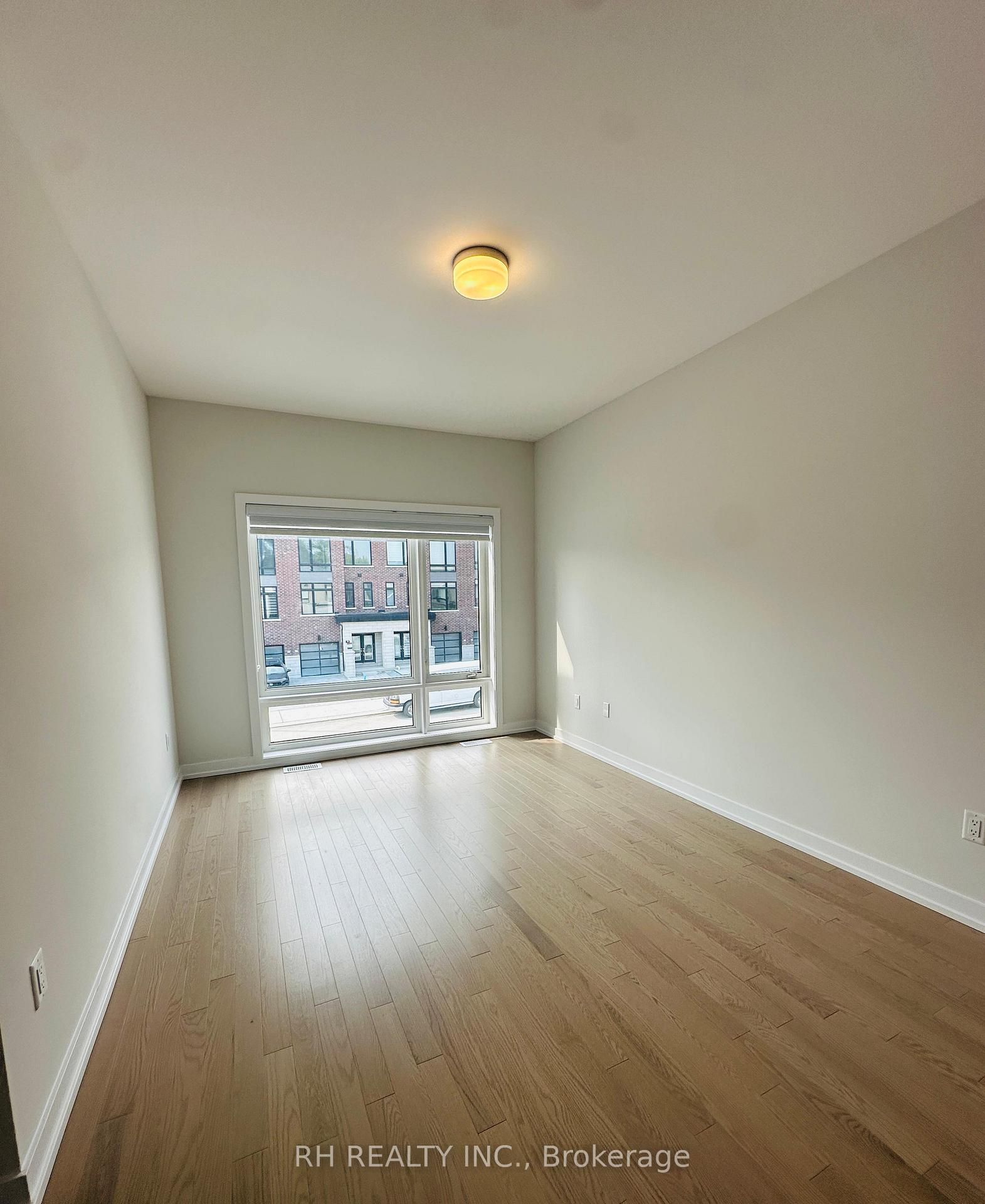 Photo 9 of 37 Danielle Moore Circle, Scarborough, Bendale — HOMEH
