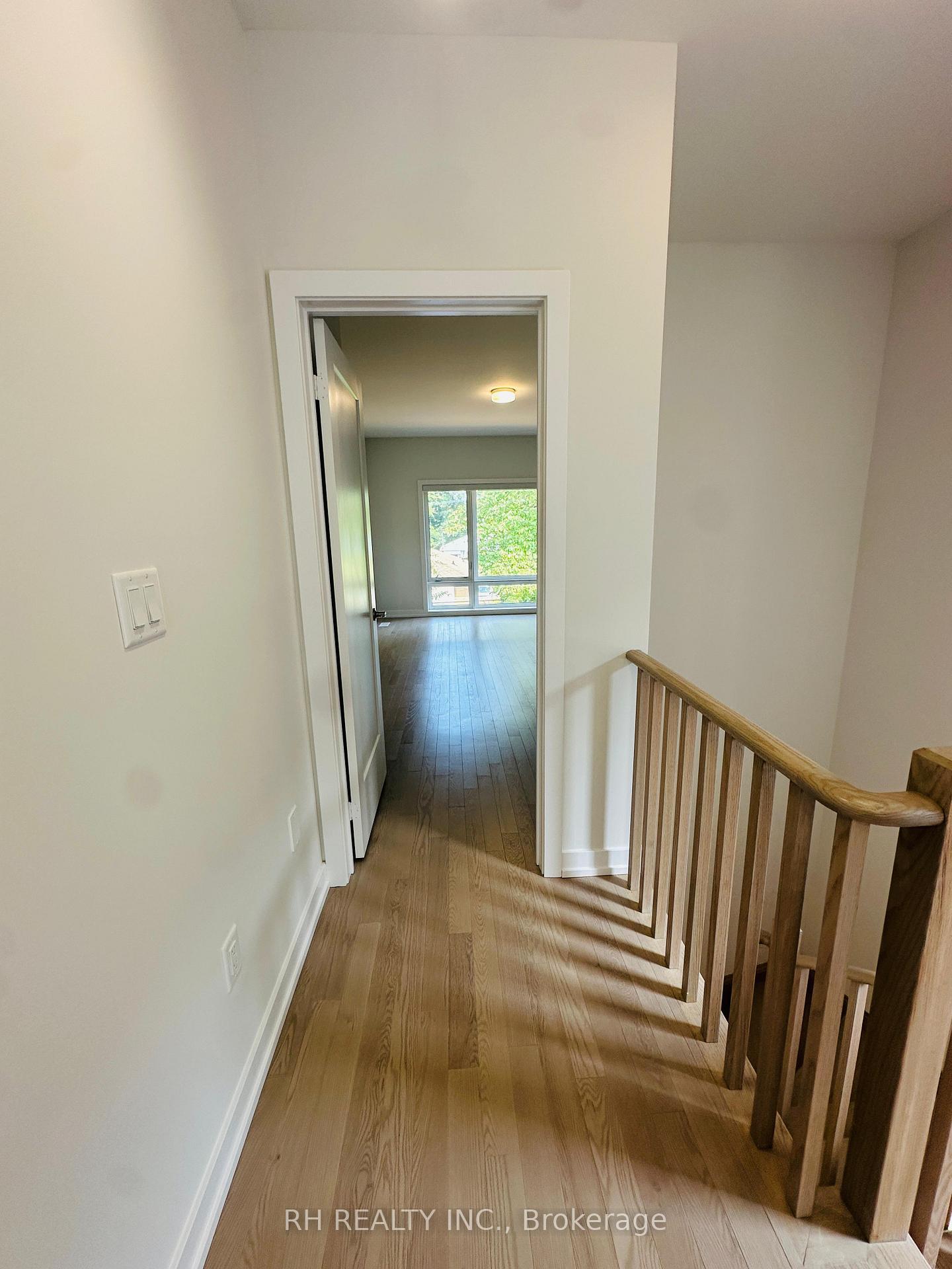 Photo 12 of 37 Danielle Moore Circle, Scarborough, Bendale — HOMEH