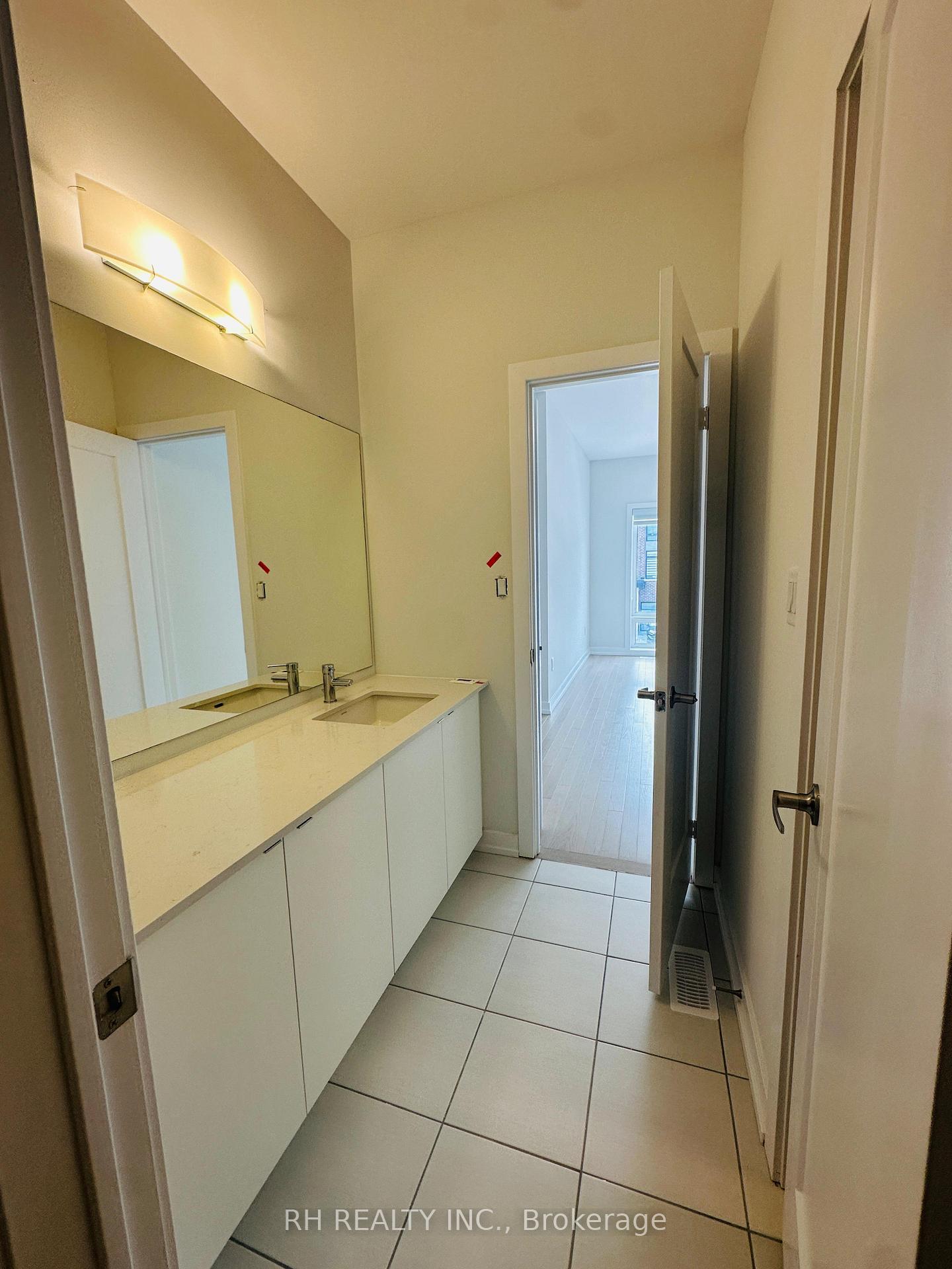 Photo 13 of 37 Danielle Moore Circle, Scarborough, Bendale — HOMEH