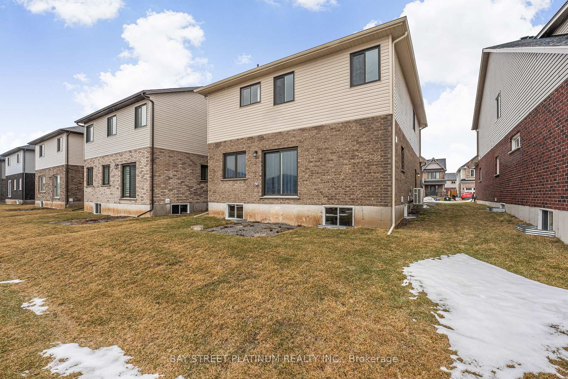 Photo 24 of 15 Alicia Cres, Thorold, Hurricane/Merrittville — HOMEH