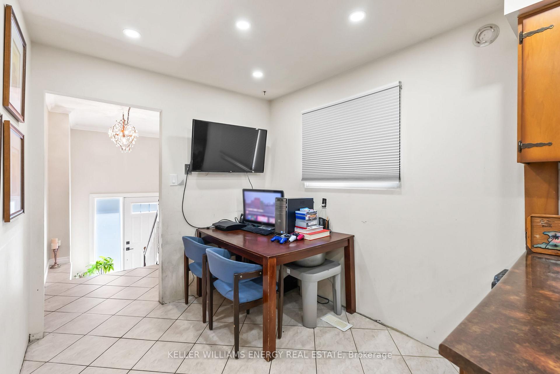 Photo 3 of 110 Littleleaf Drive, Scarborough, Malvern — HOMEH